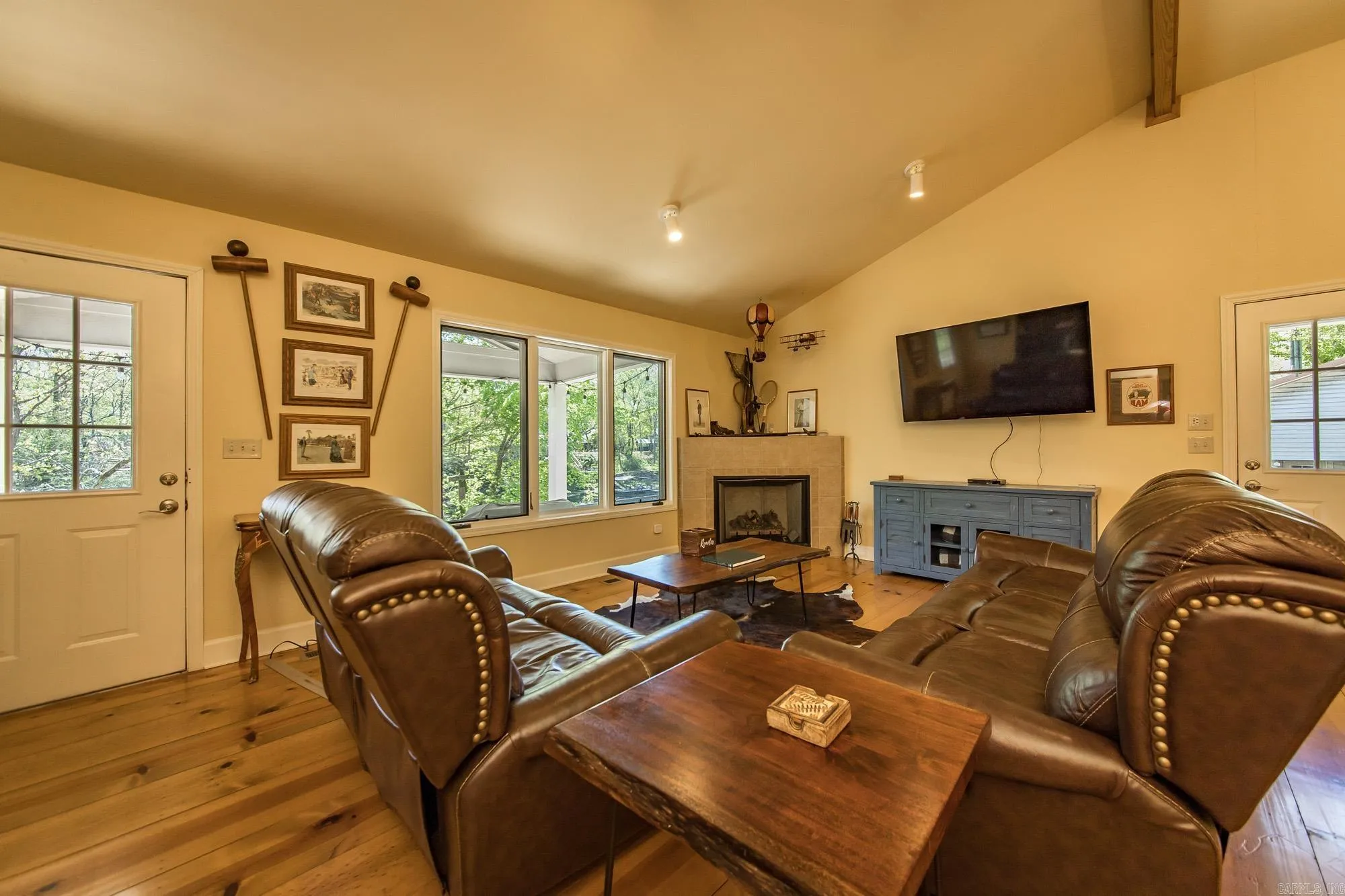 Property at 3139  Riverbend - Image 22