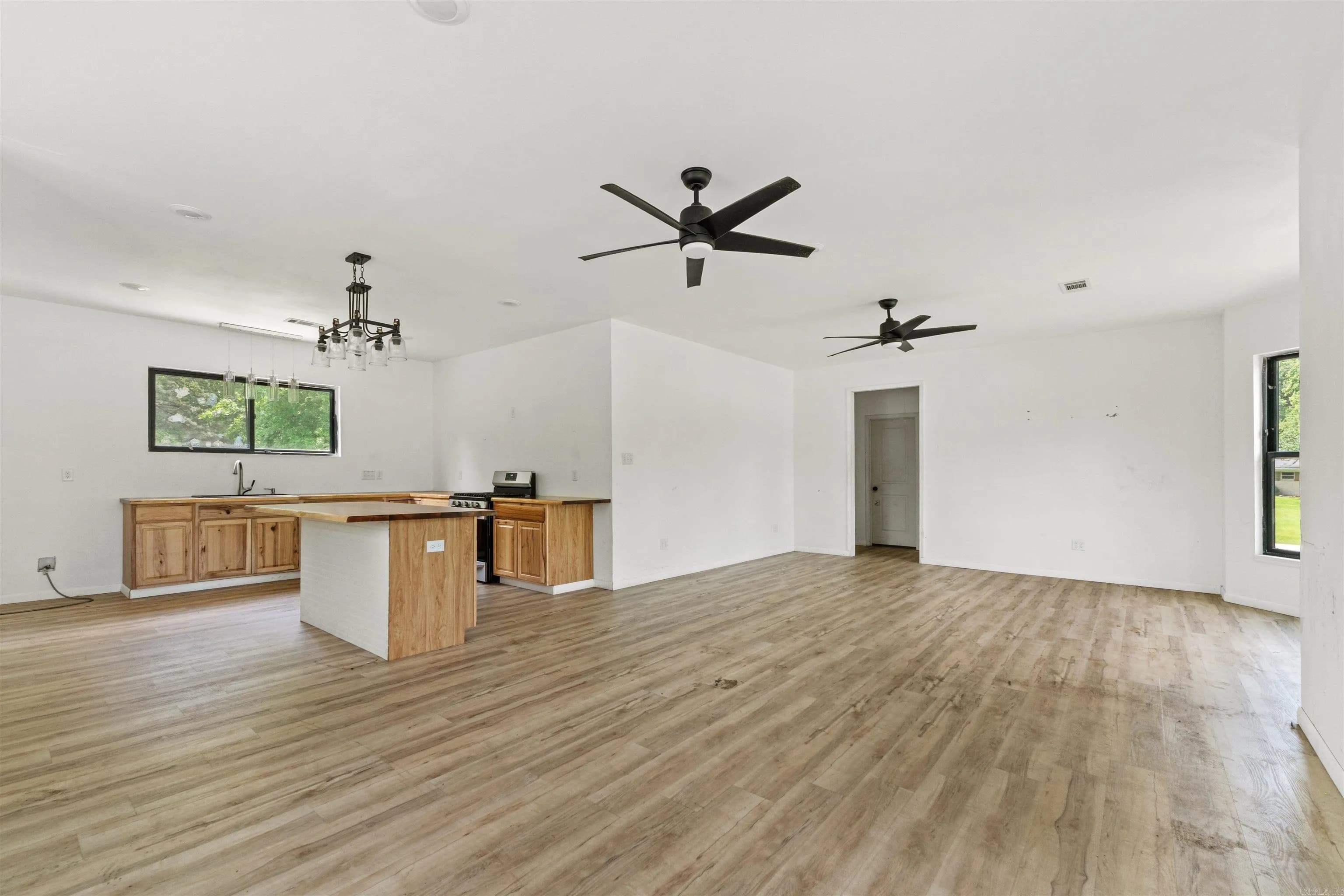 Property at 1925 W Lakeview - Image 31