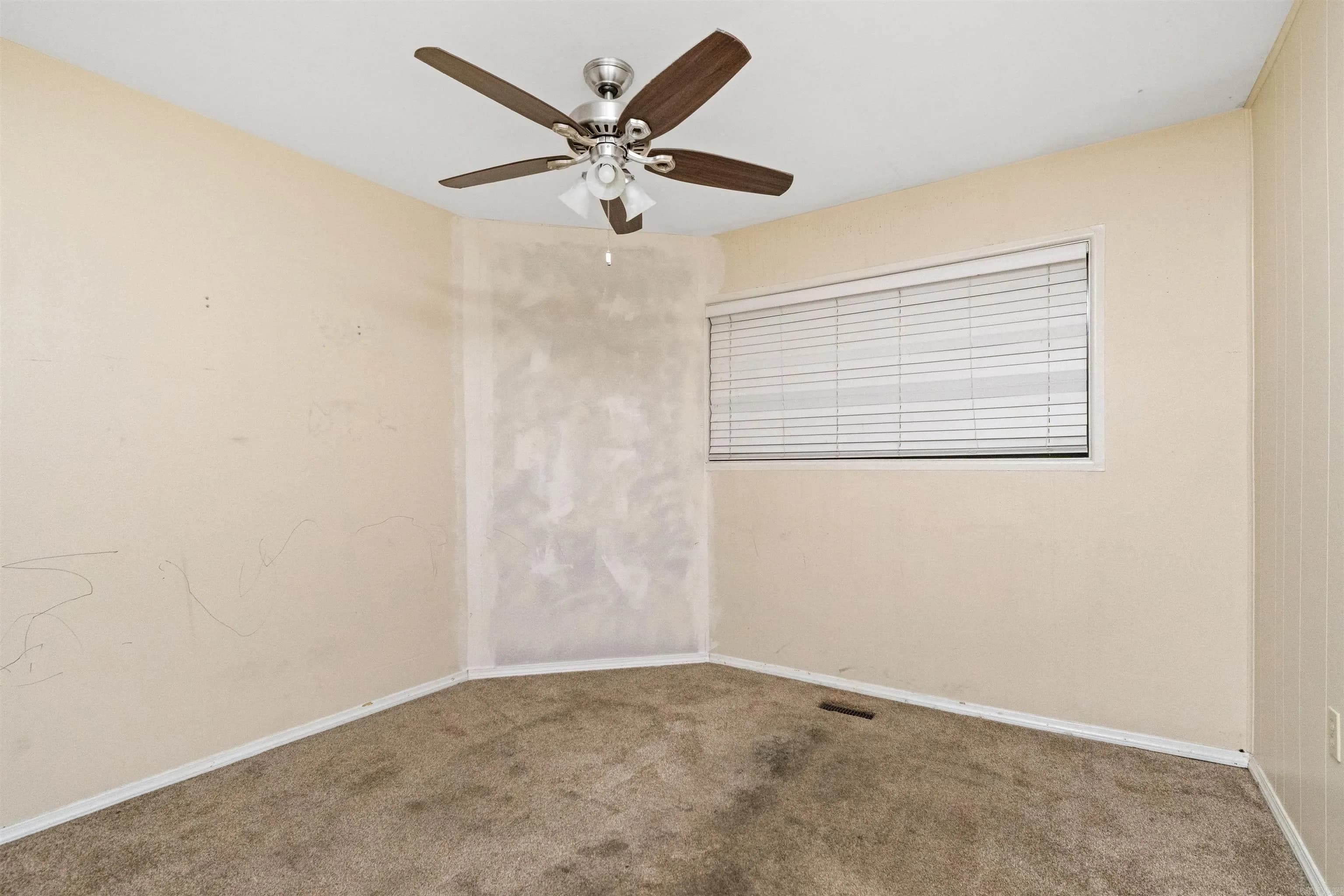 Property at 1925 W Lakeview - Image 24
