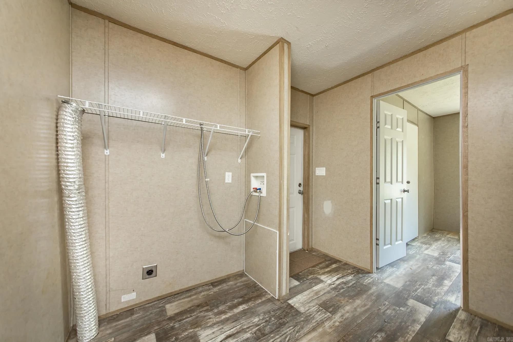 Property at 1  Trails end - Image 20