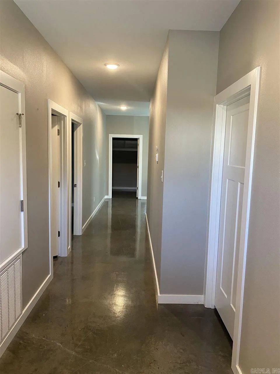 Property at 410  S market - Image 2