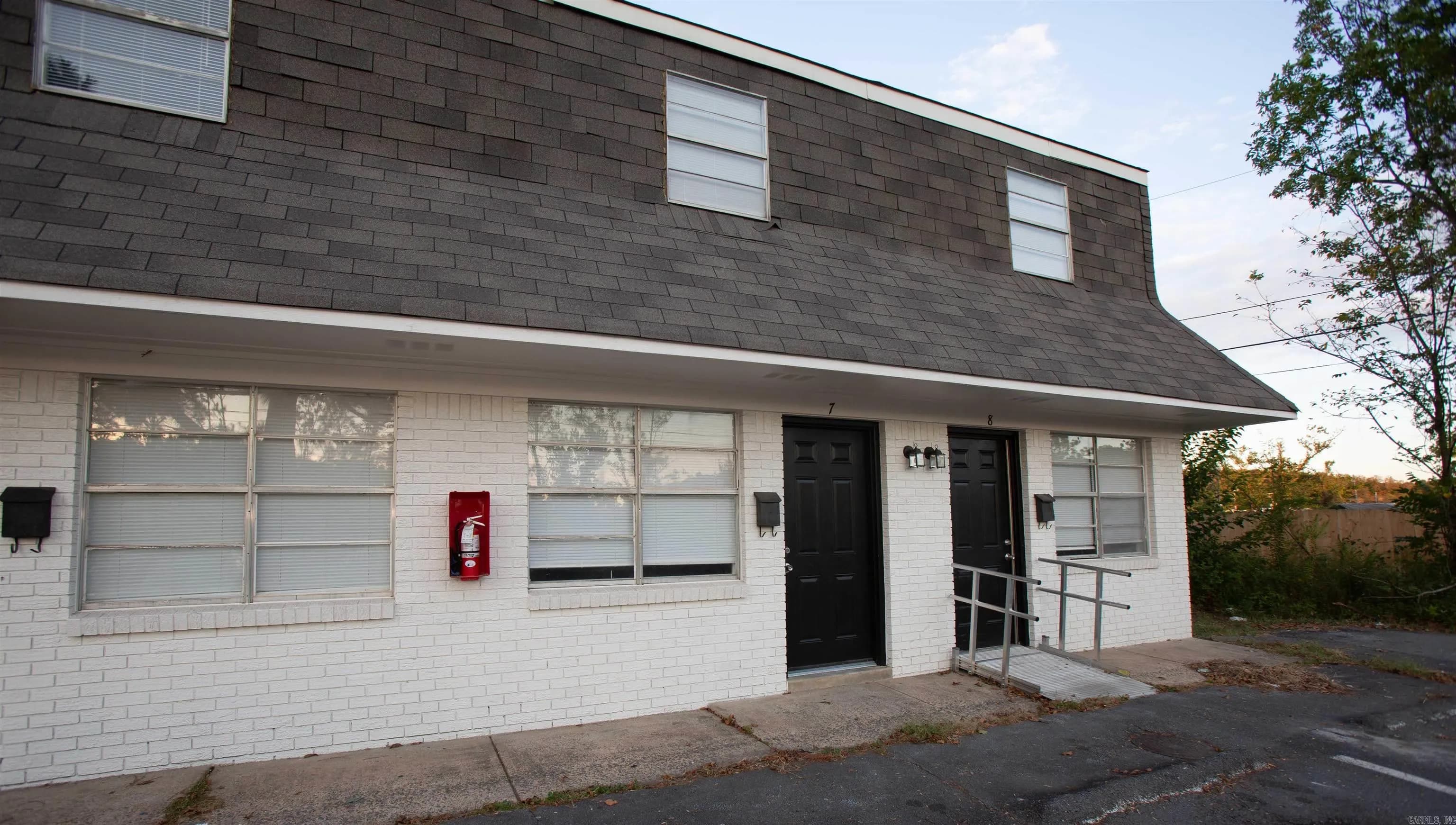 Property at 3017  Parkway, 2 - Image 2