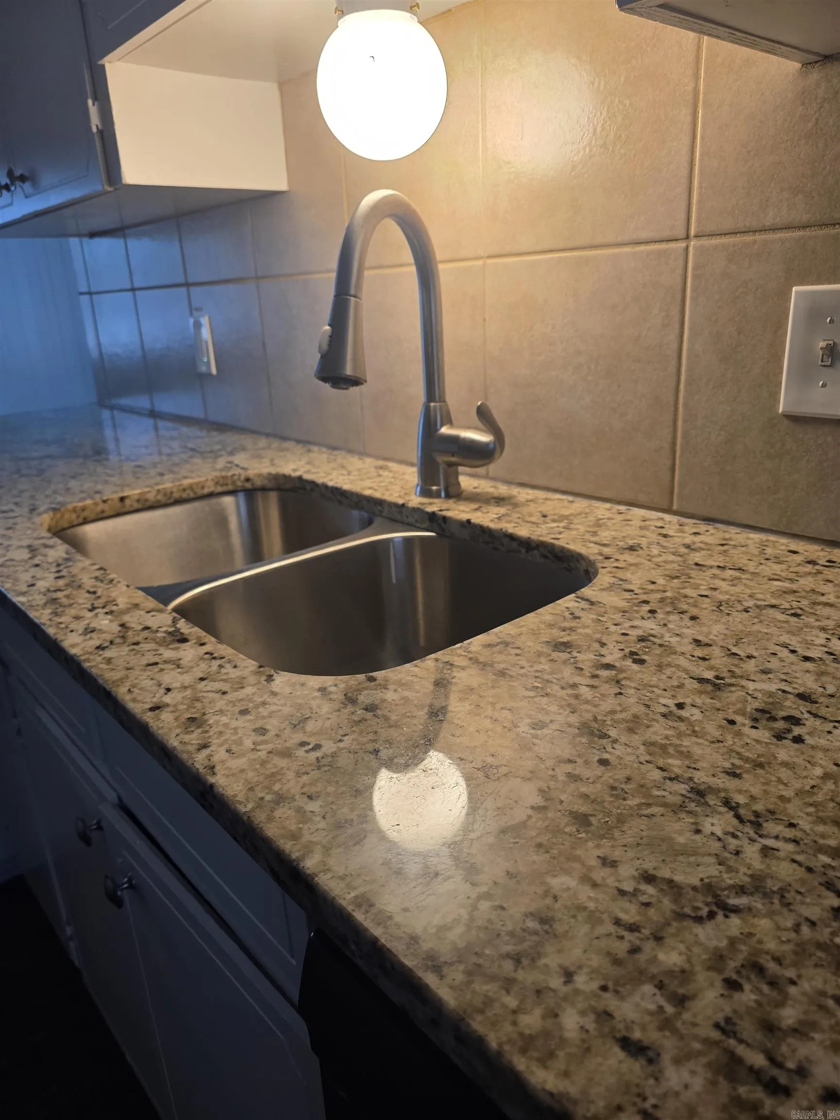 Property at 3017  Parkway, 2 - Image 9