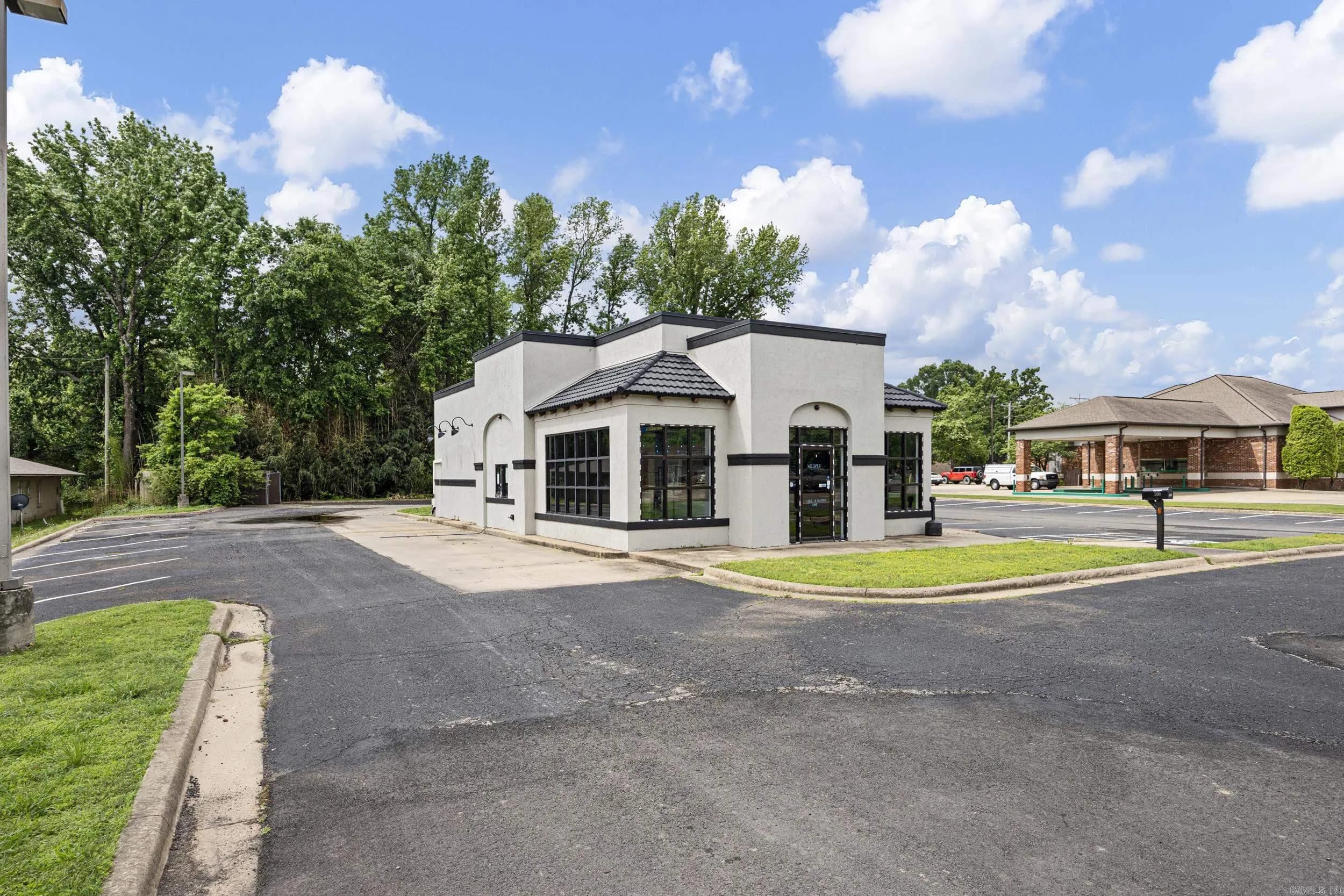 Property at 508 E 8th - Image 3