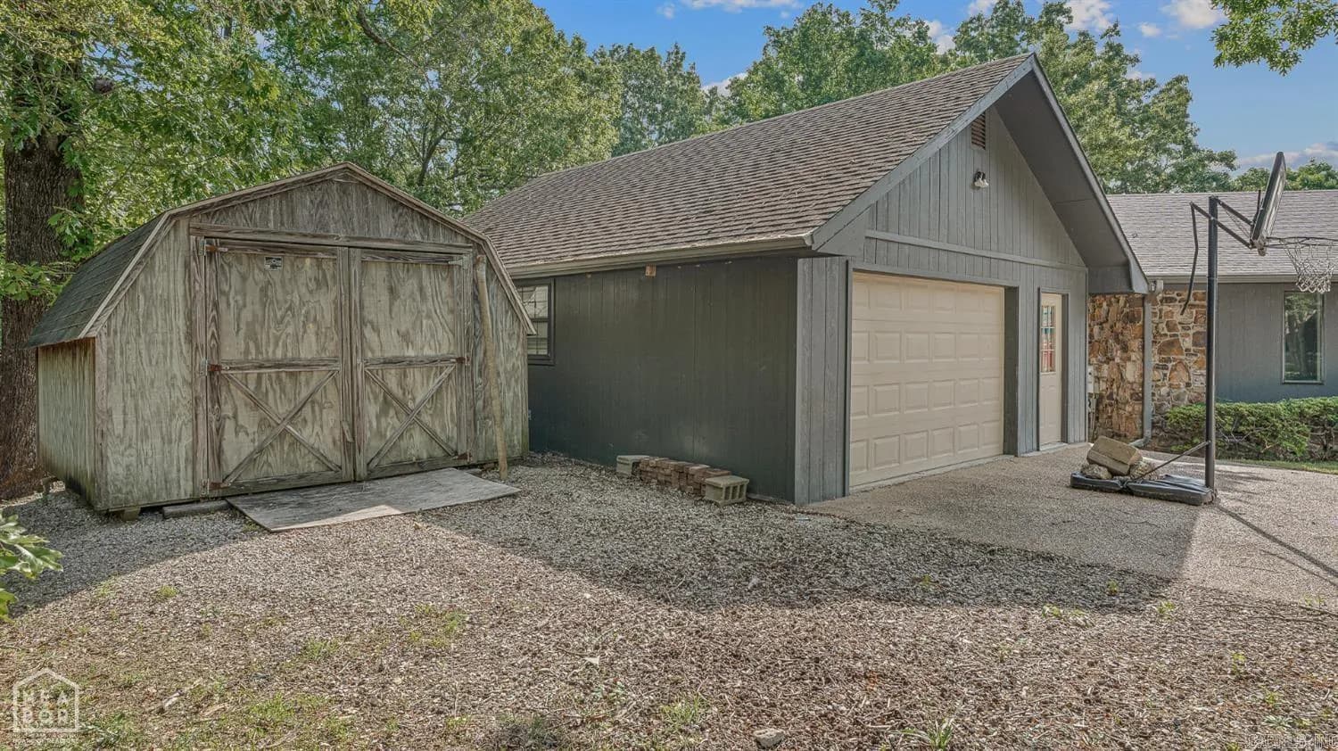 Property at 1001  Northwood - Image 32