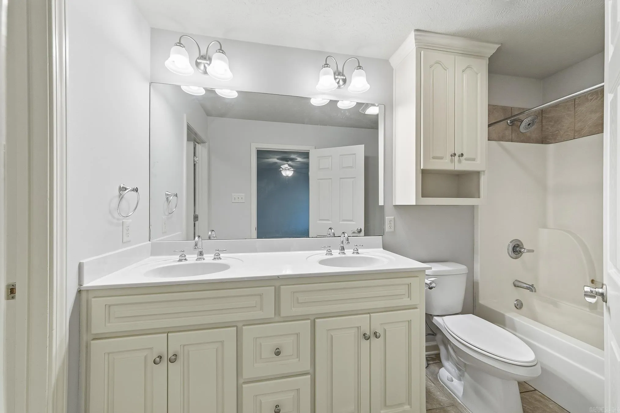 Property at 27  Highplains - Image 21