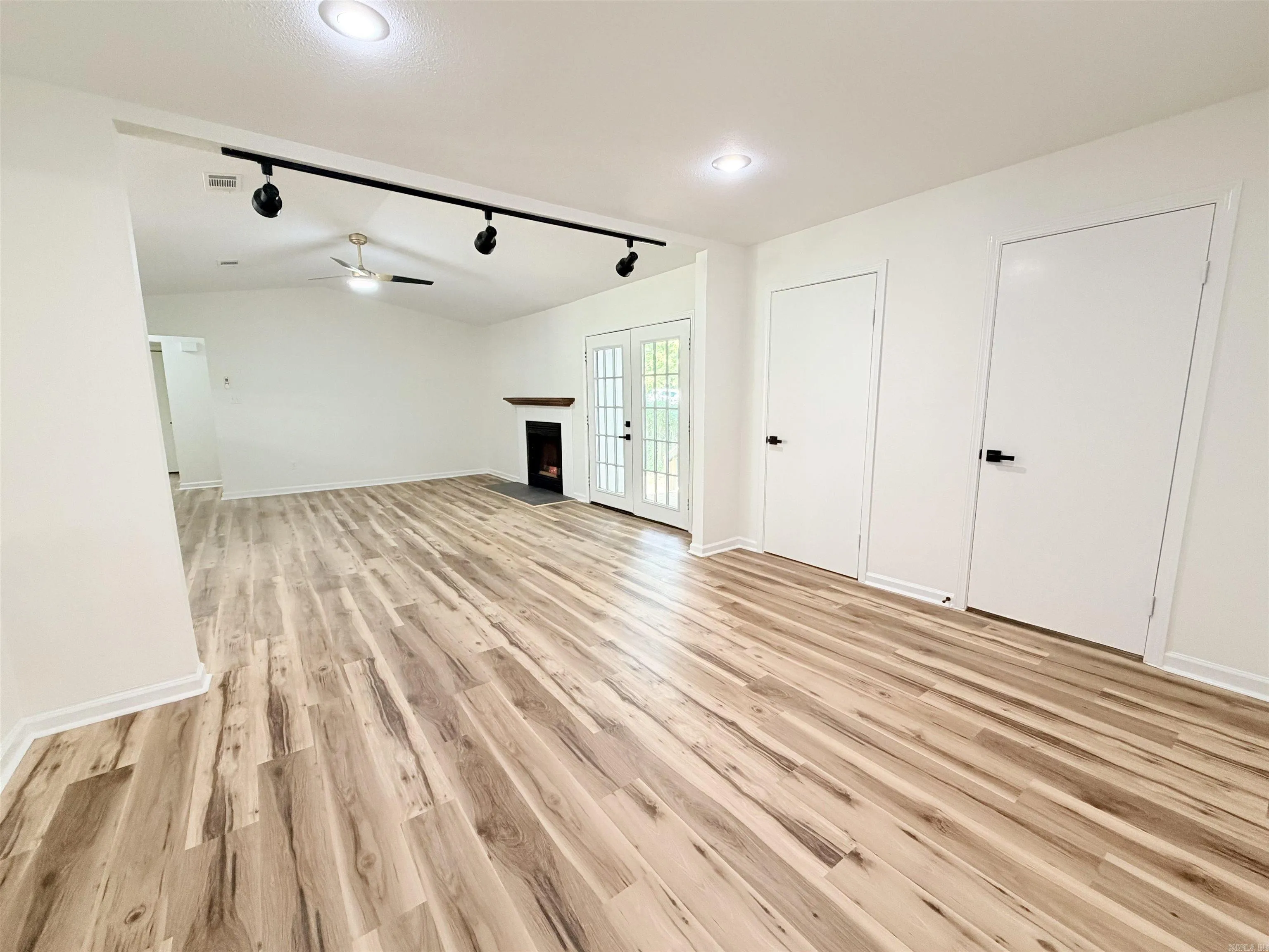 Property at 15  Patrick henry - Image 13