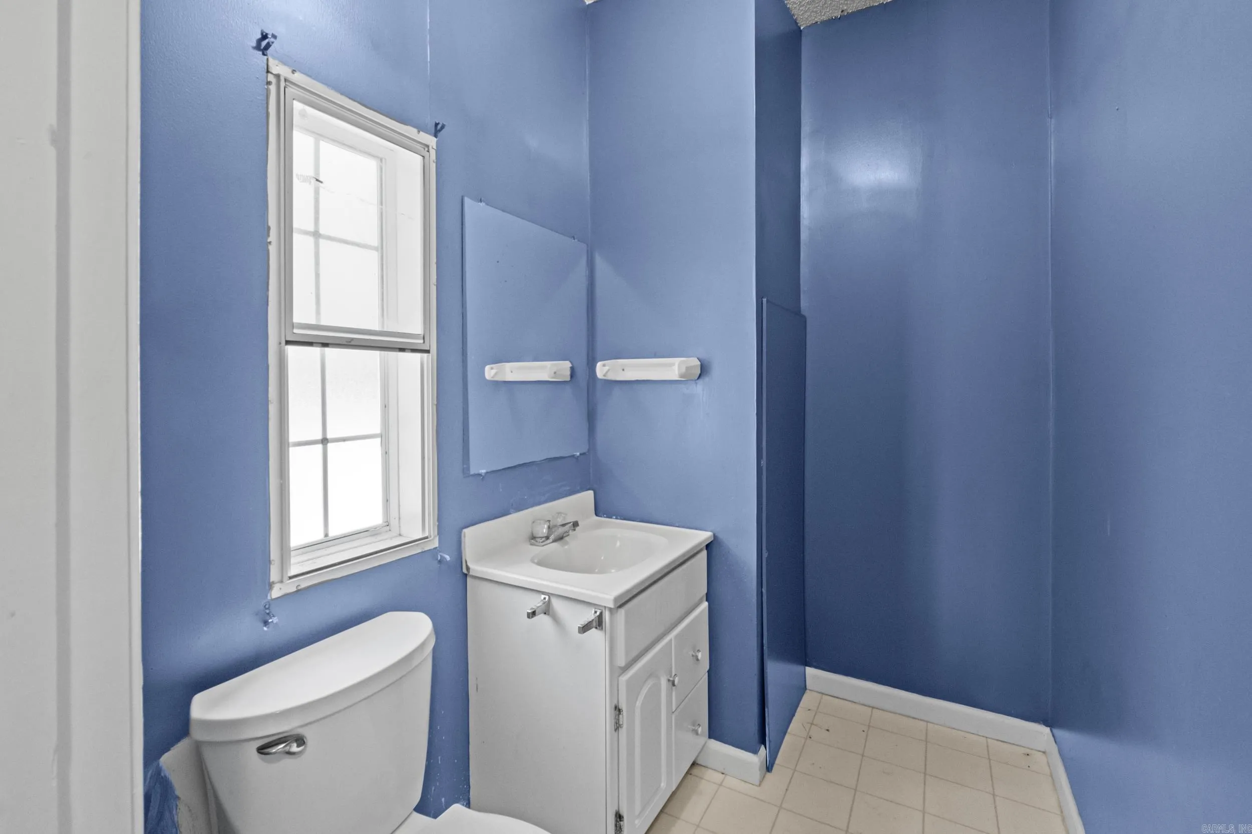 Property at 15  Industrial park rd - Image 19