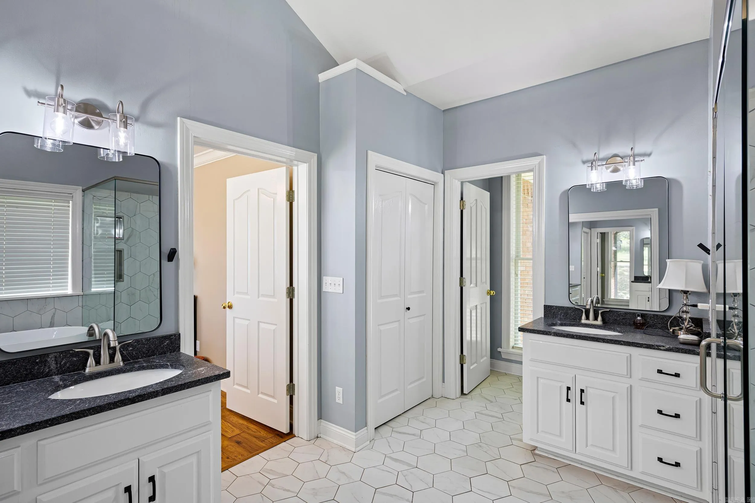 Property at 8 E Ridgeline - Image 27