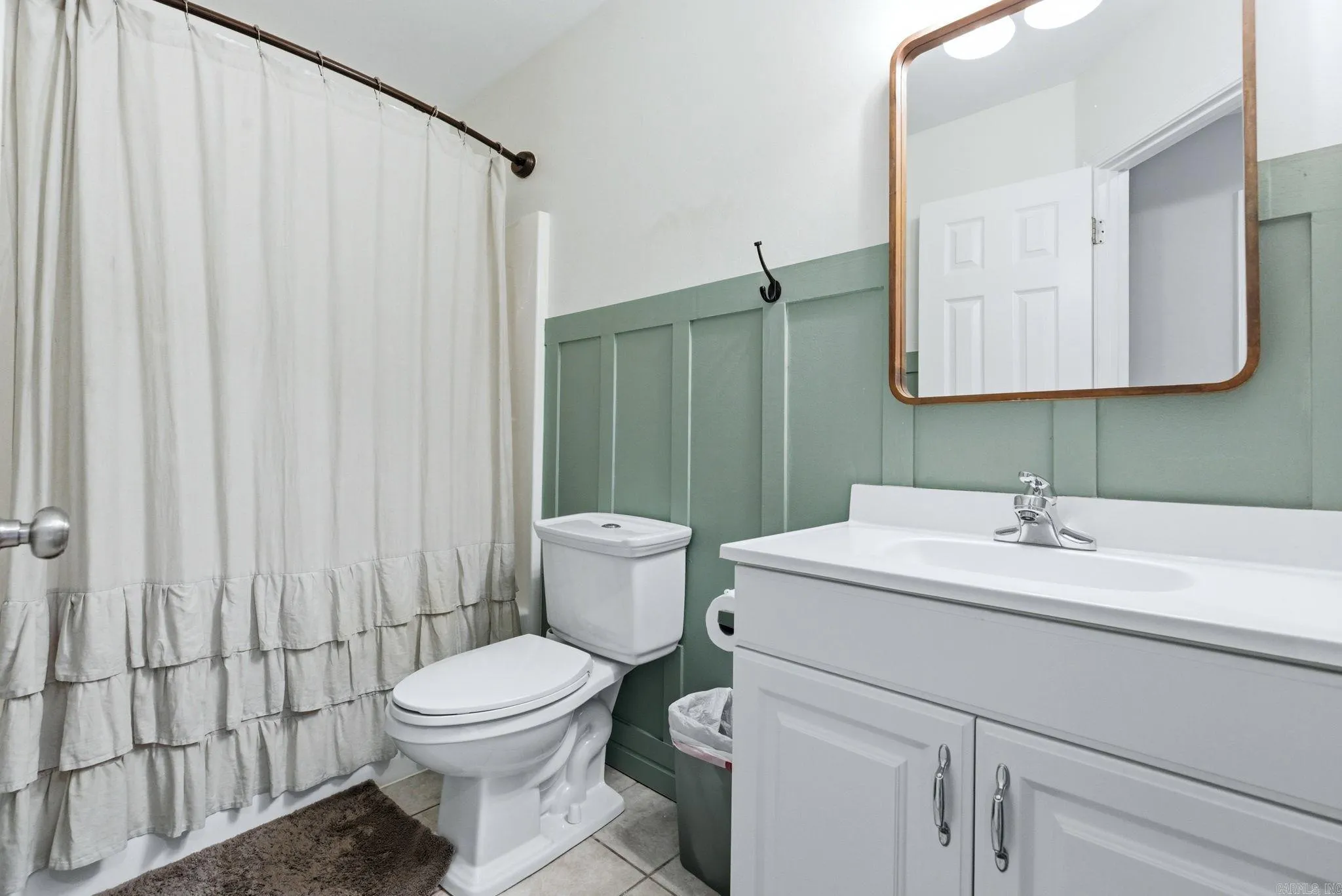 Property at 37  Saratoga - Image 22