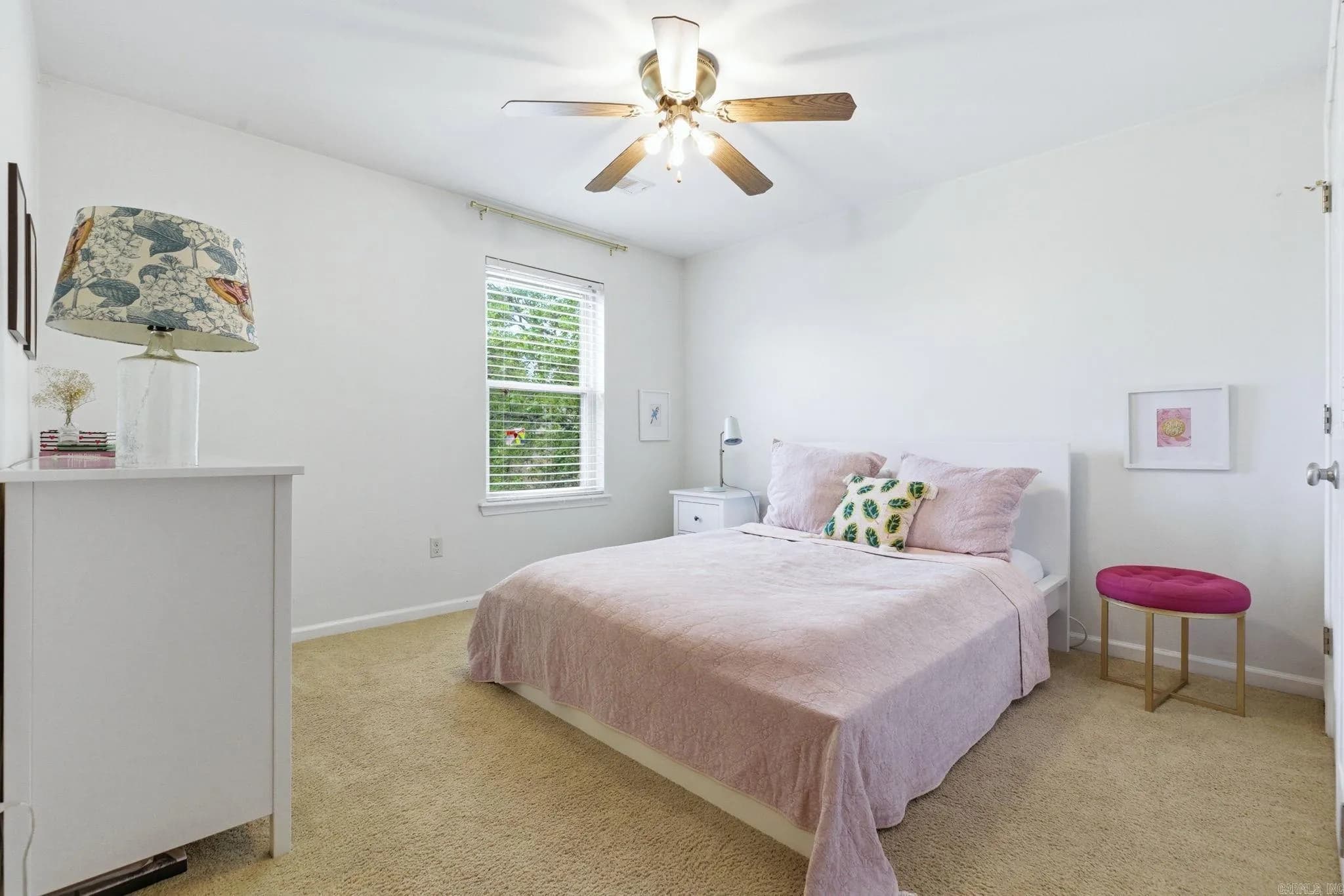 Property at 37  Saratoga - Image 18