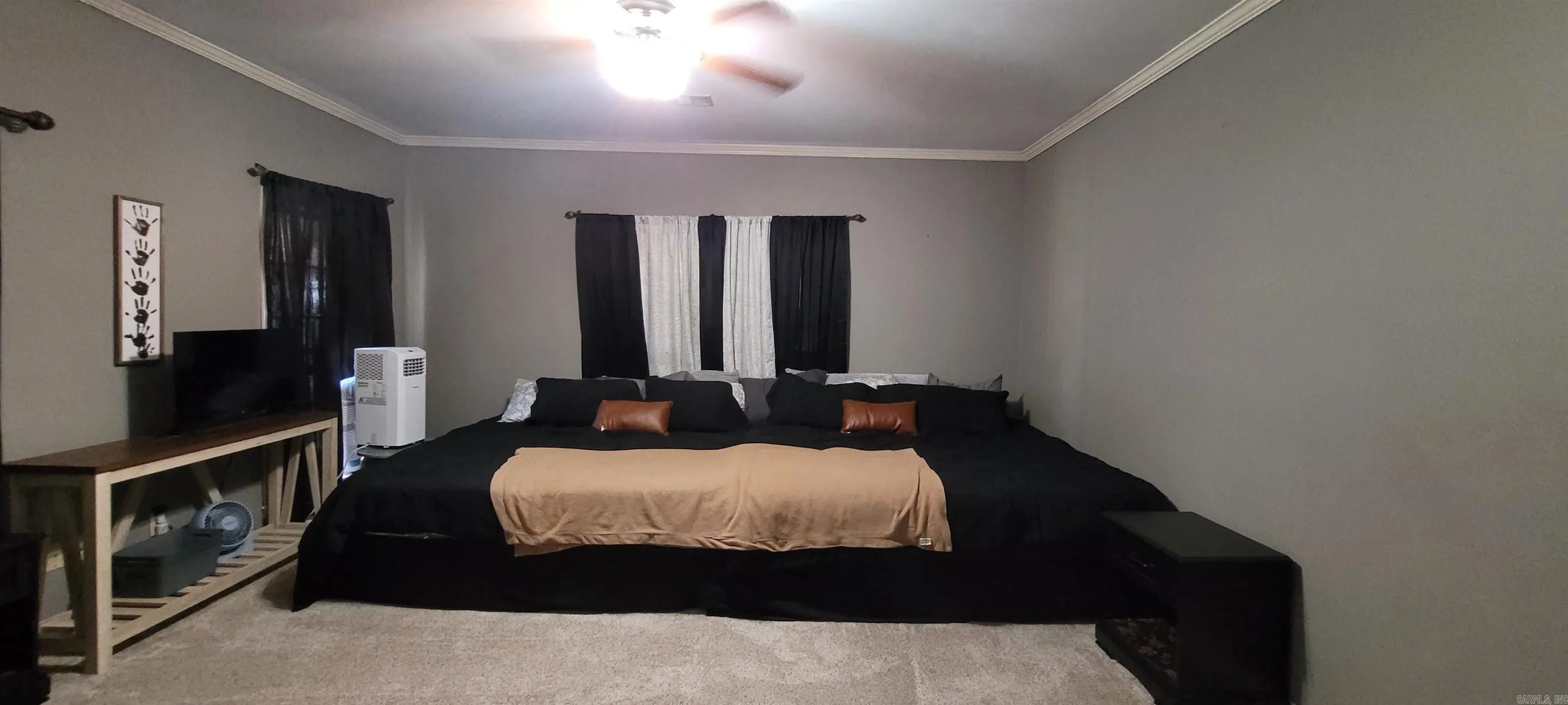Property at 1601  Weldon - Image 30