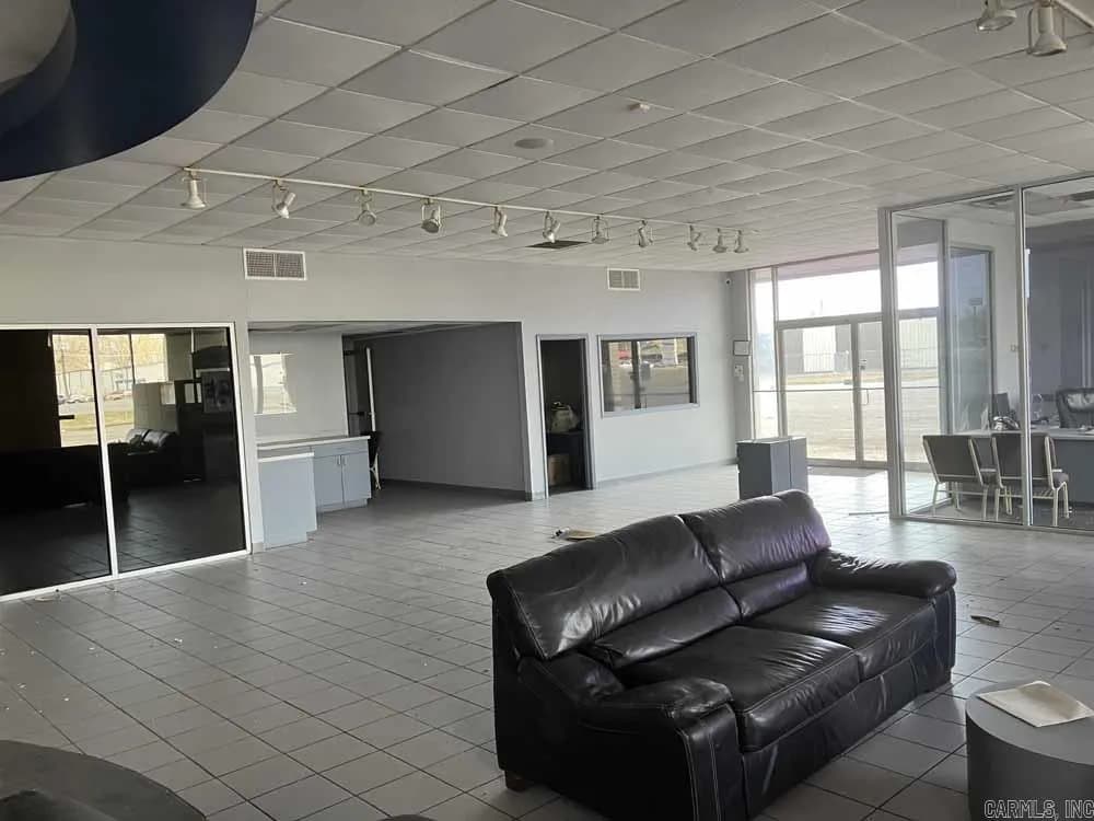 Property at 2500 E Harding - Image 24