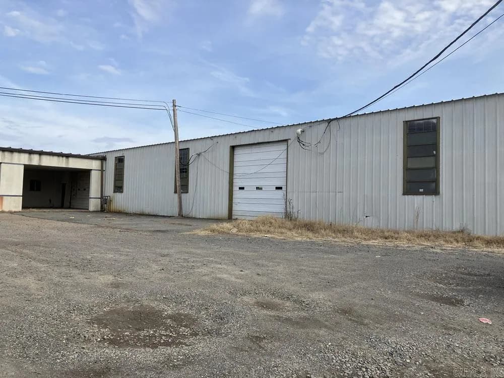 Property at 2500 E Harding - Image 19