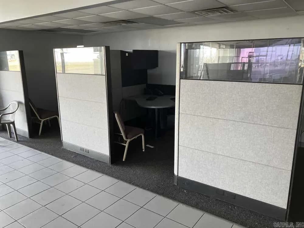 Property at 2500 E Harding - Image 33