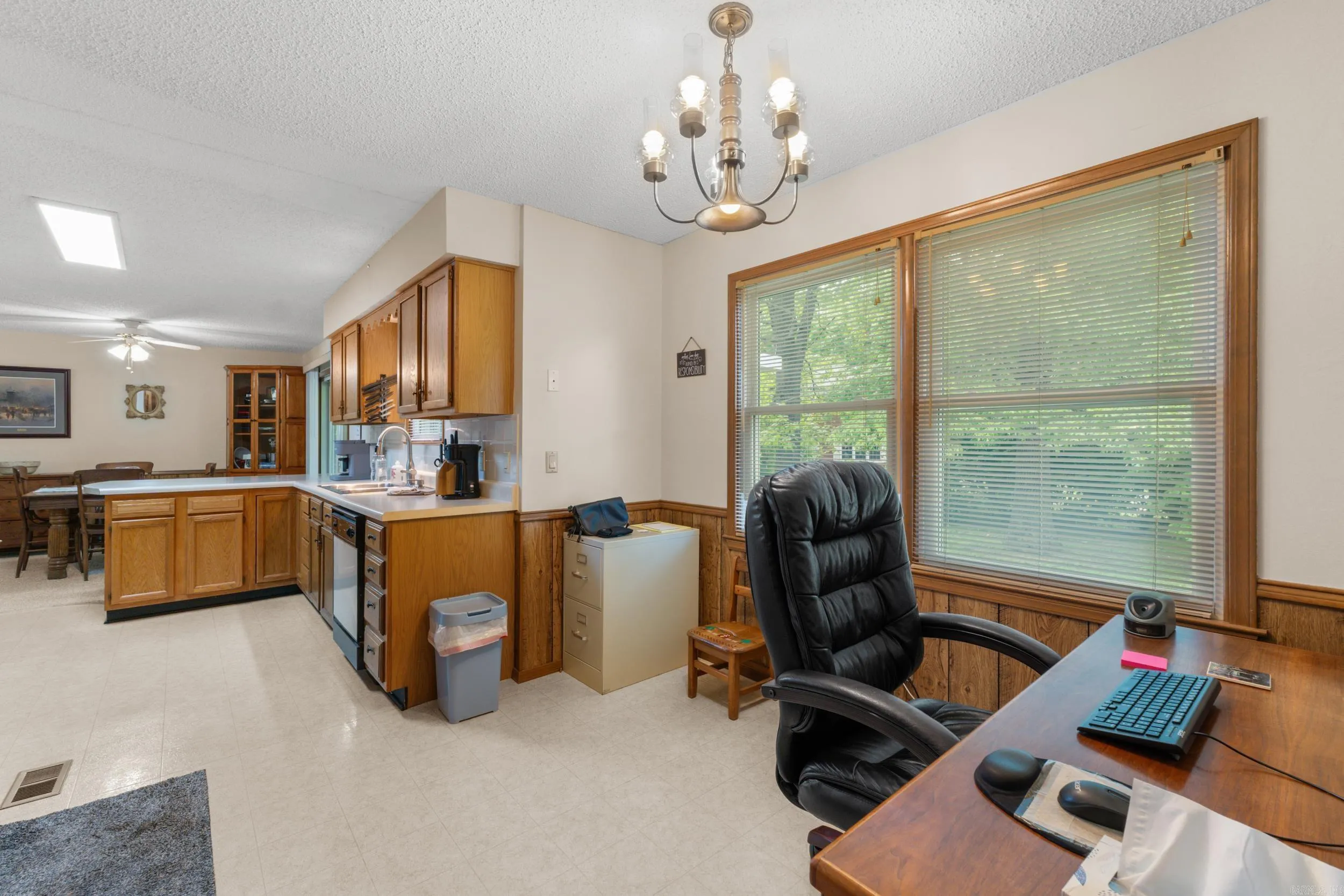 Property at 1919  Ivy lane - Image 10