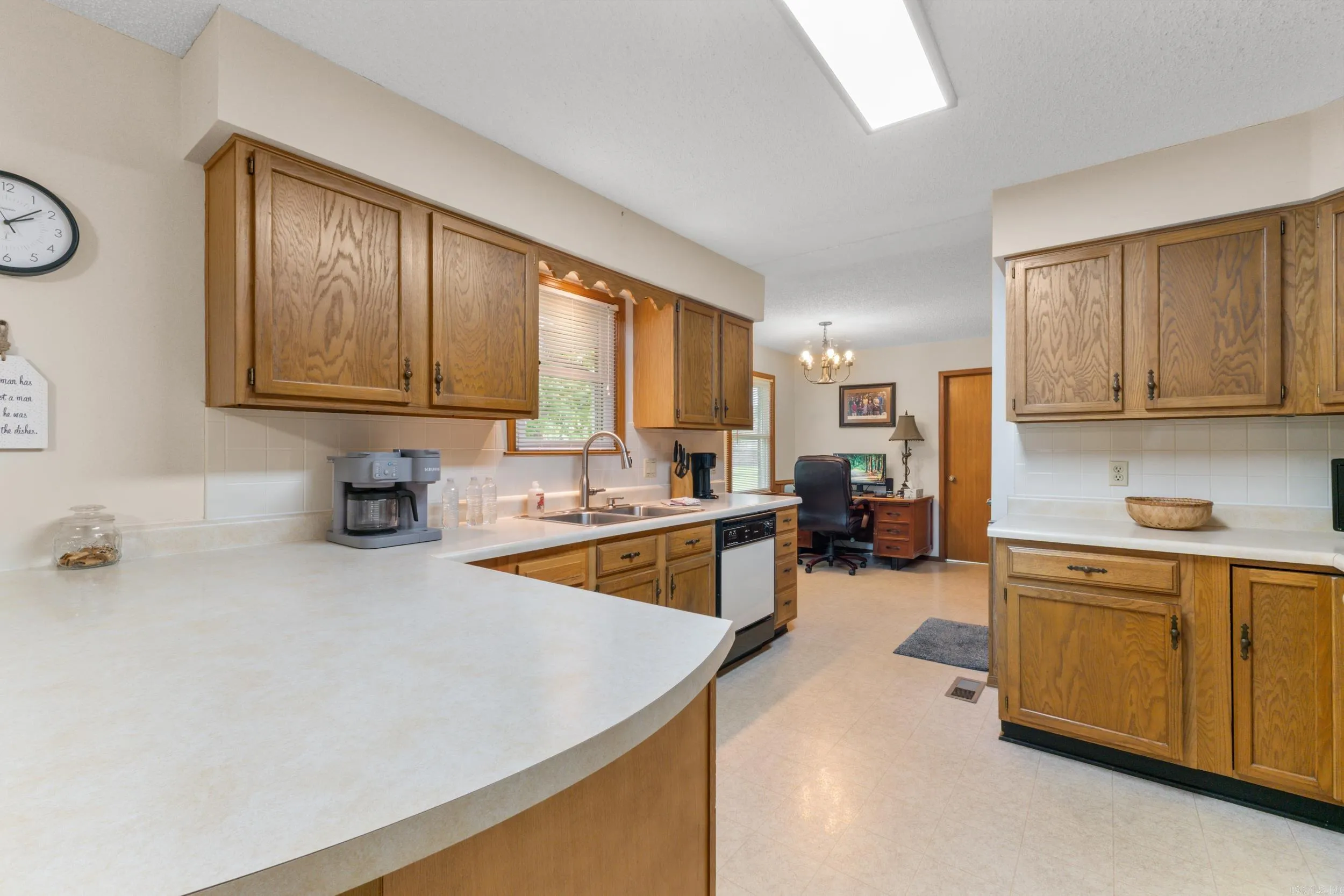 Property at 1919  Ivy lane - Image 7