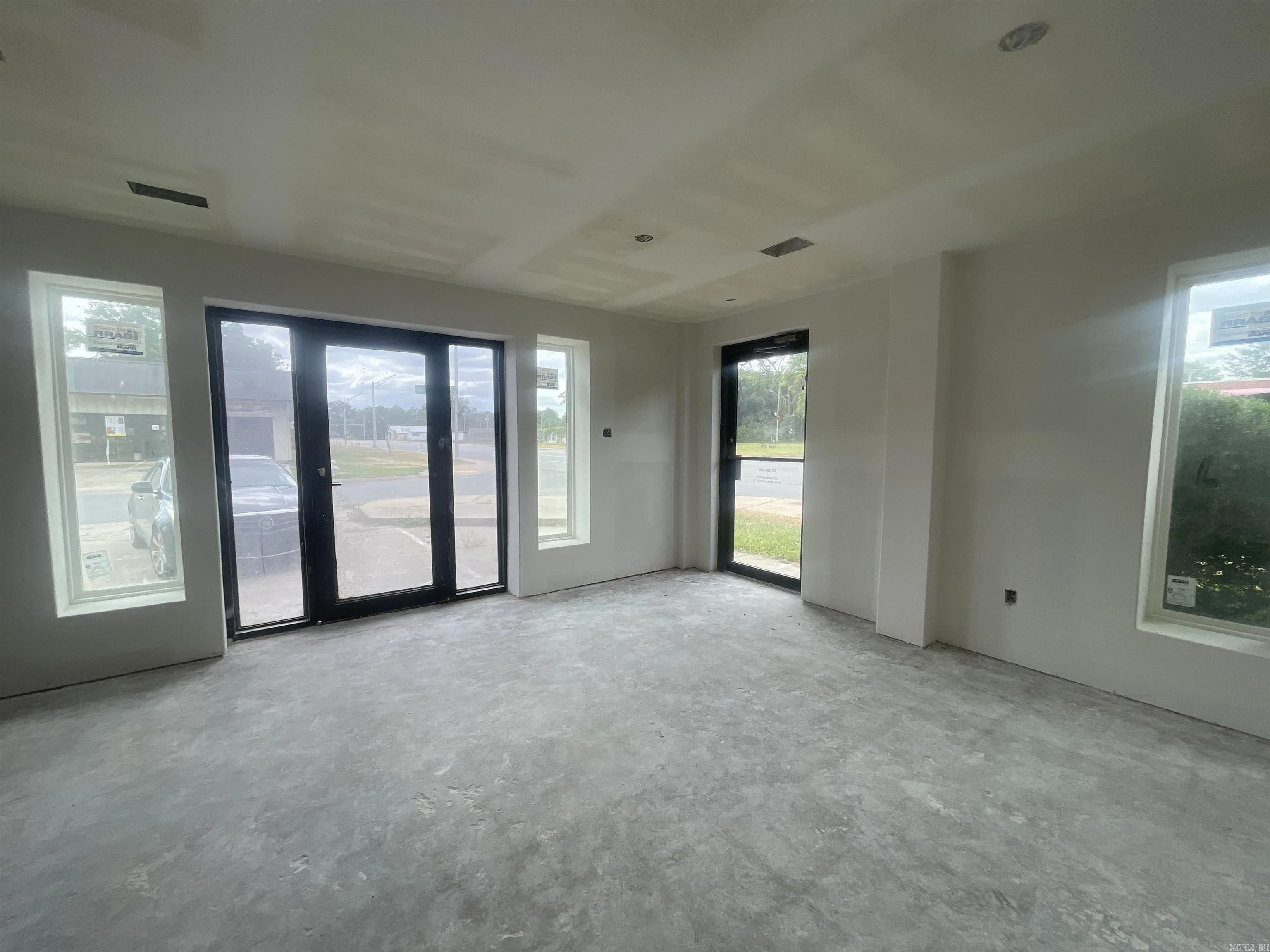 Property at 2323 E Broadway street - Image 7