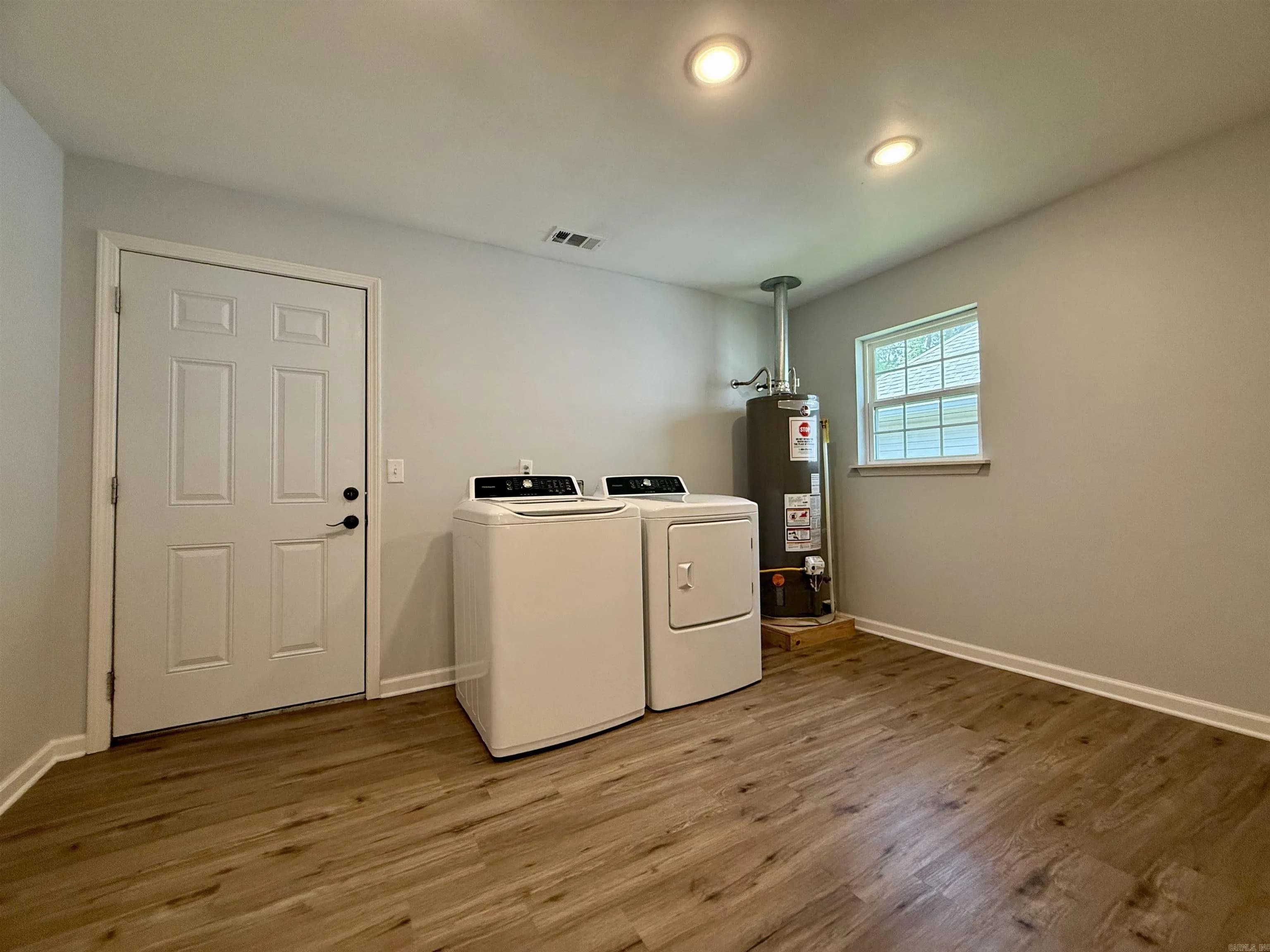 Property at 708 W Ashley st - Image 16