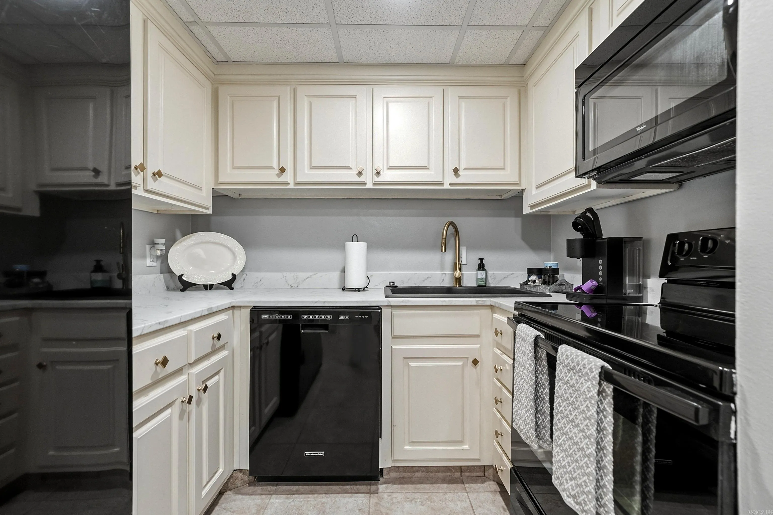 Property at 740  Weston, 810 - Image 11