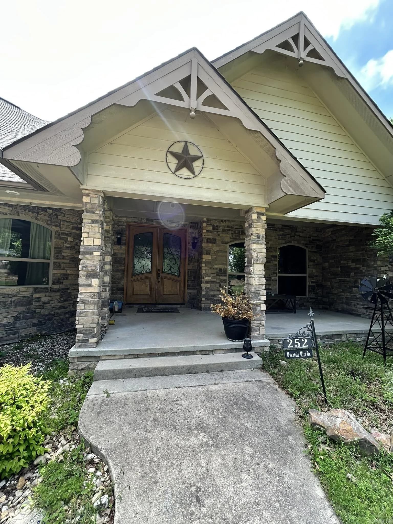Property at 252  Mountain mist - Image 1