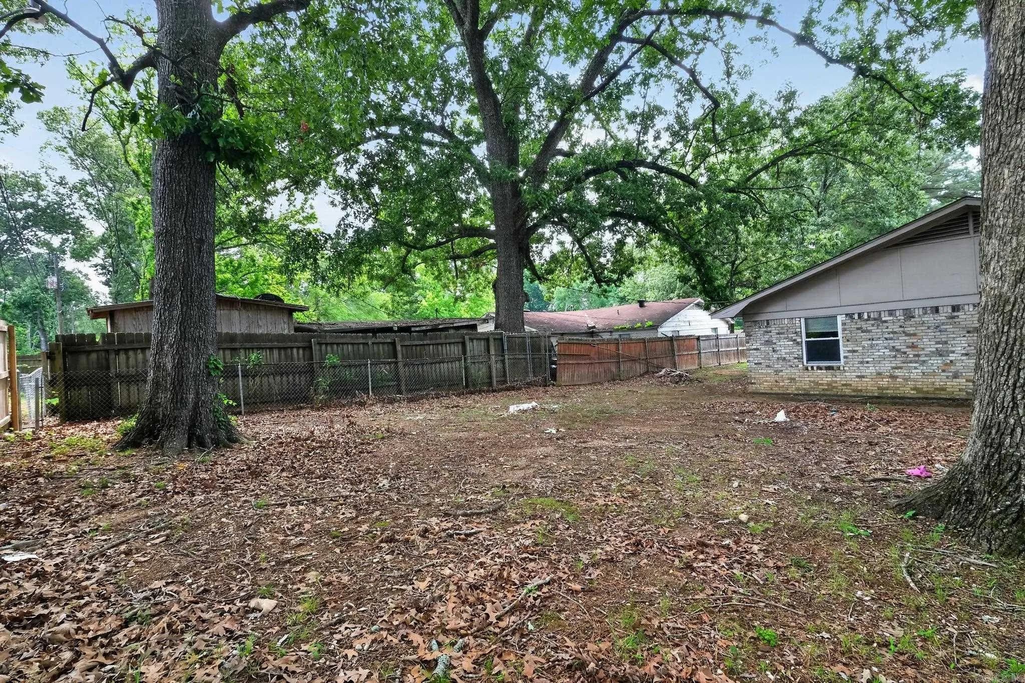 Property at 9923  Chicot - Image 7