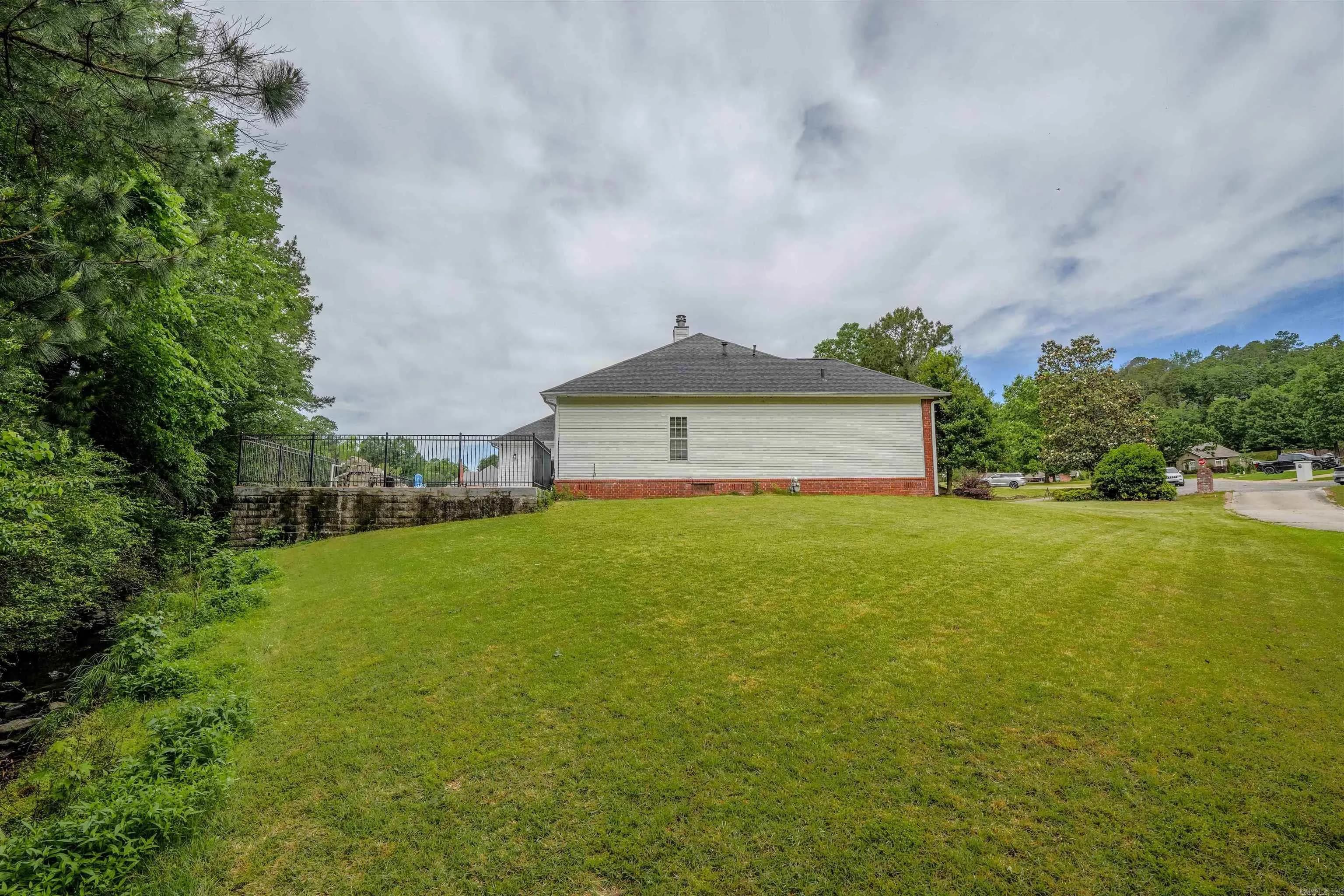 Property at 102  Raintree - Image 10