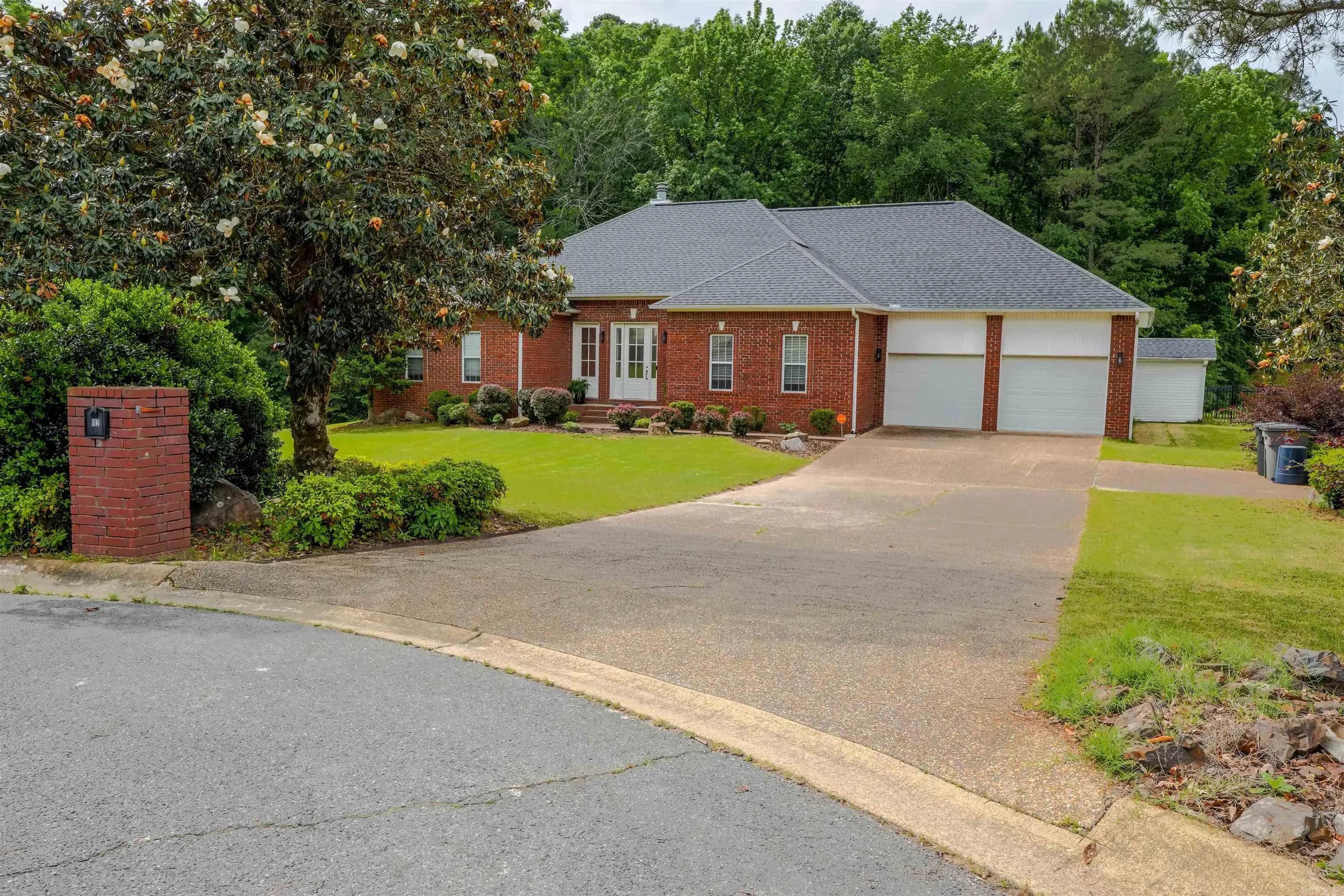 Property at 102  Raintree - Image 7