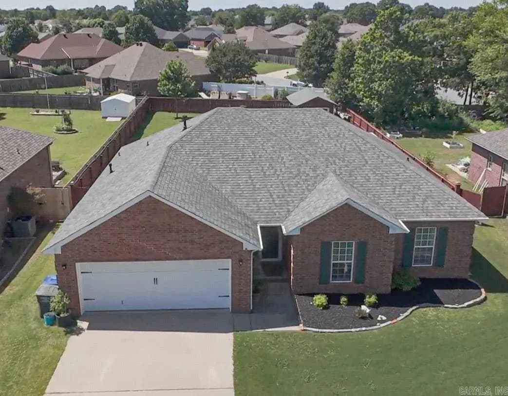 Property at 1685  Hosta - Image 2