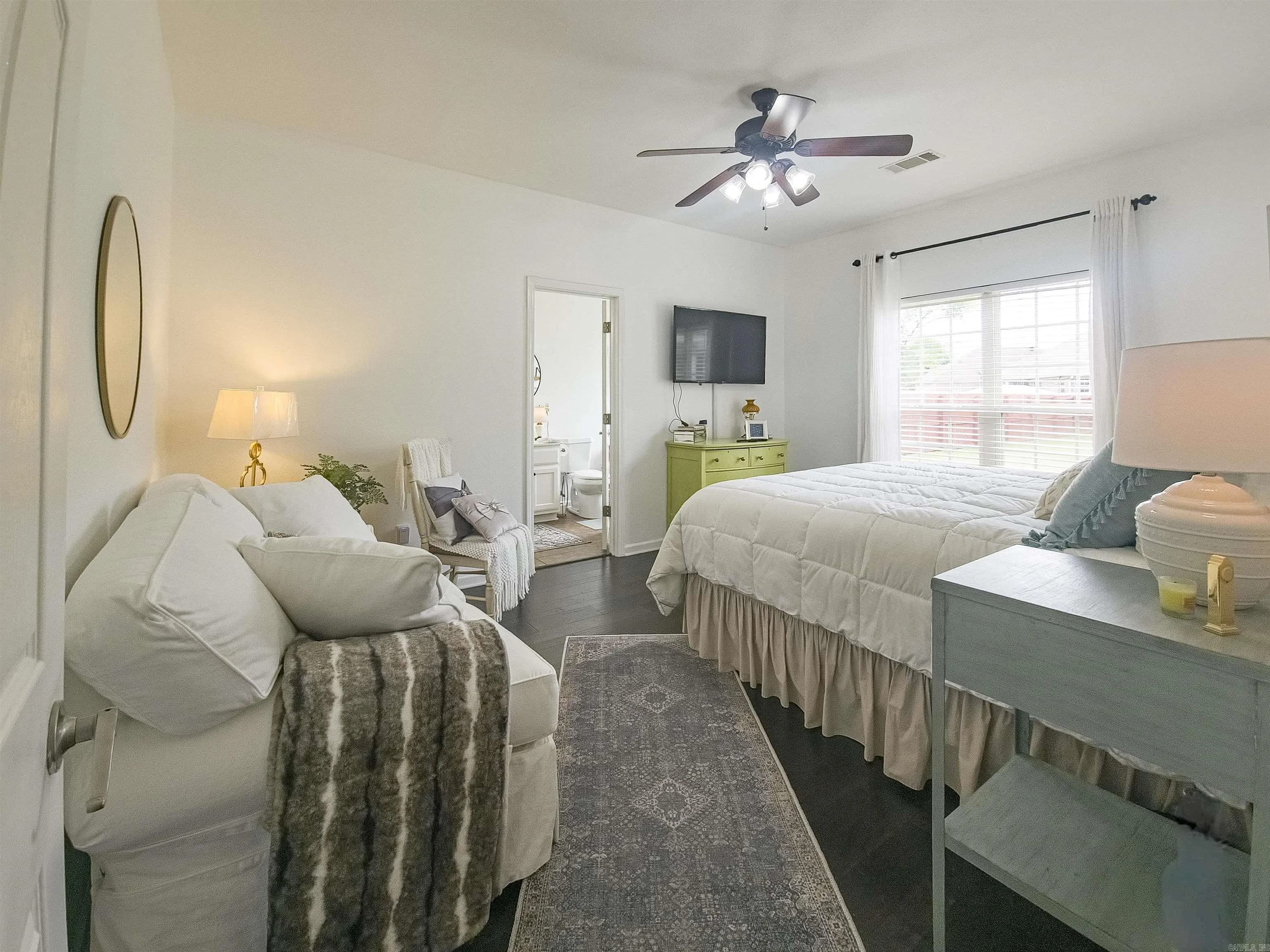 Property at 1685  Hosta - Image 13