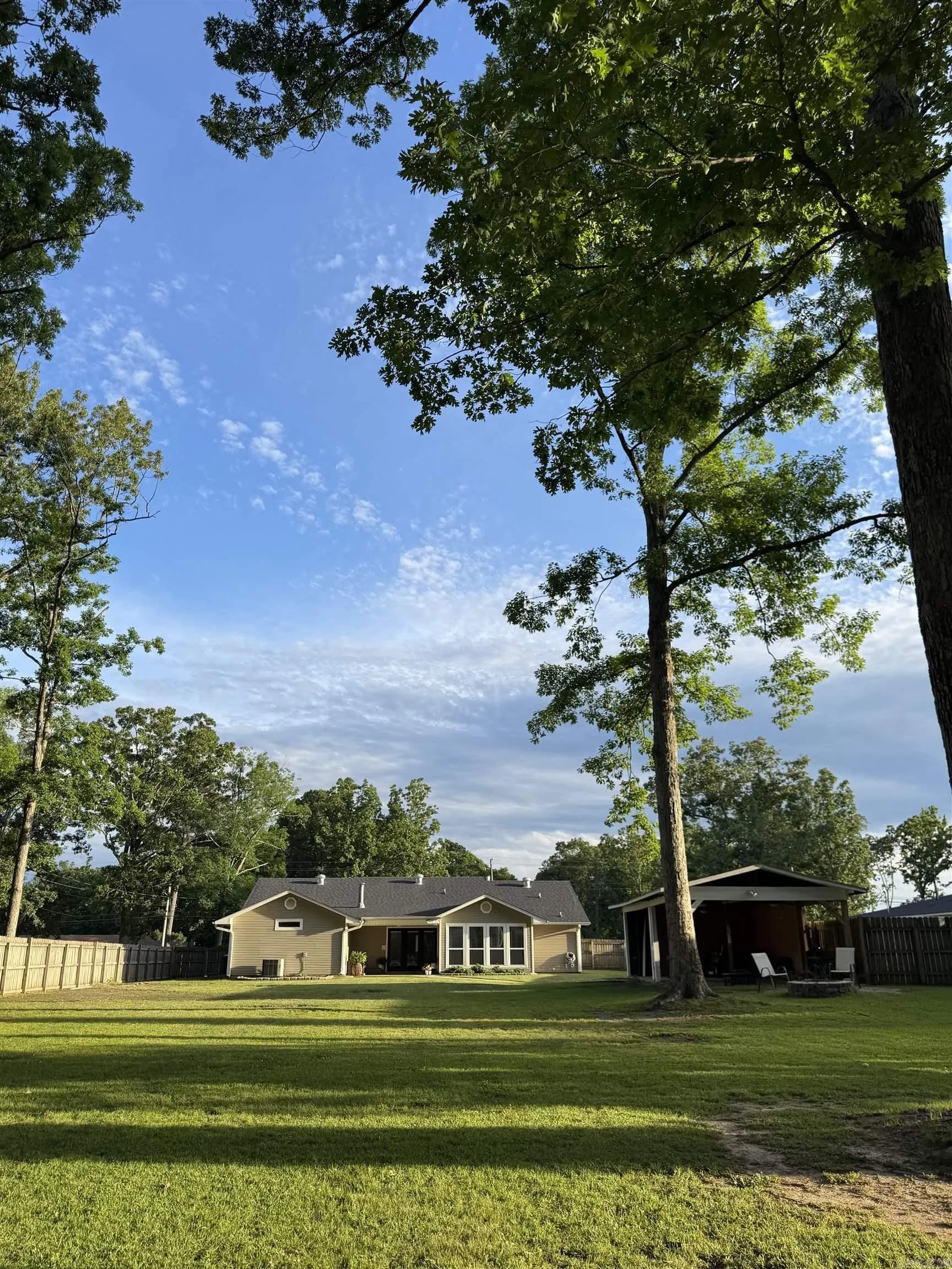 Property at 401  White hall - Image 4