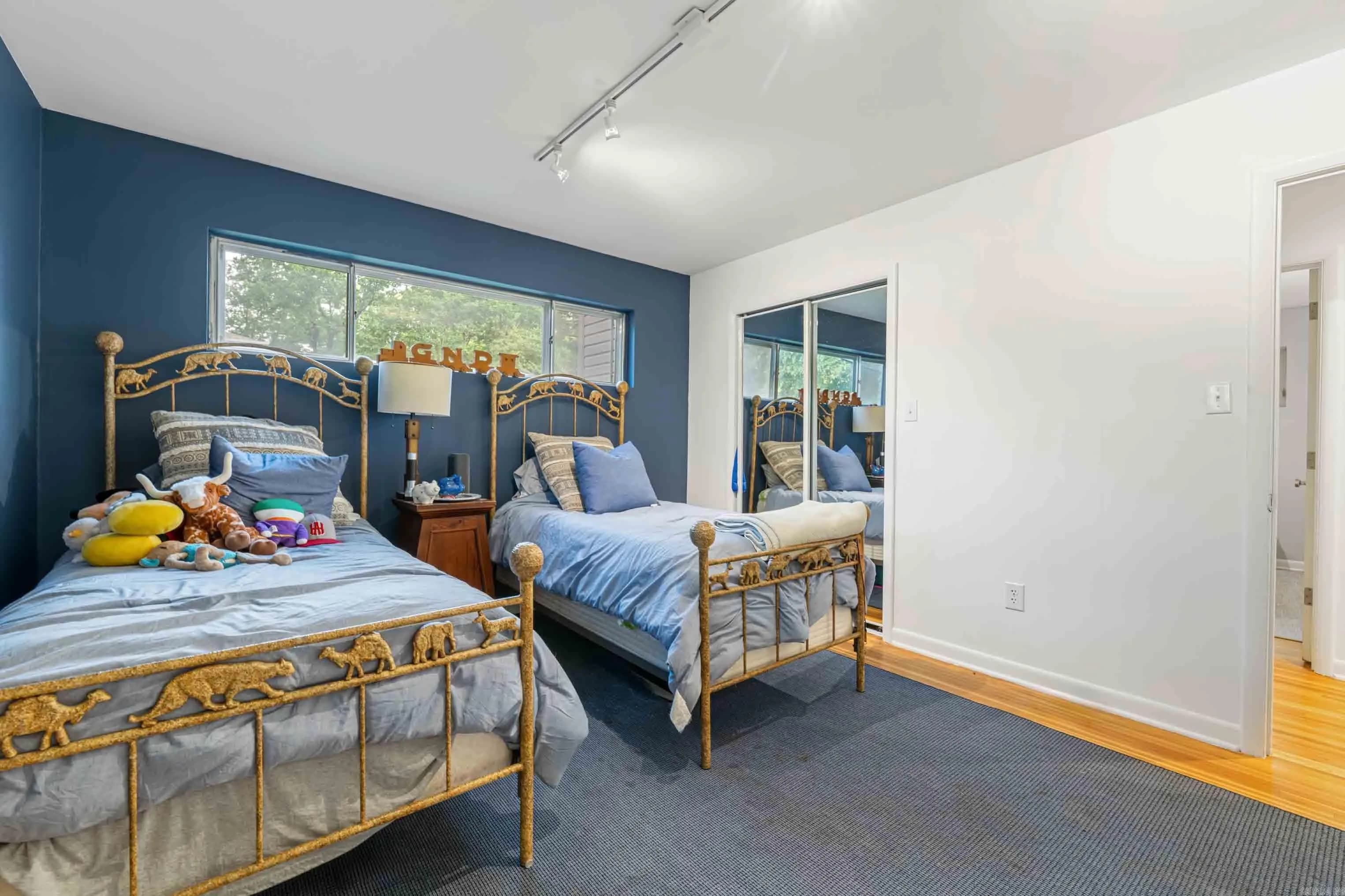Property at 25  Harding dr. - Image 33