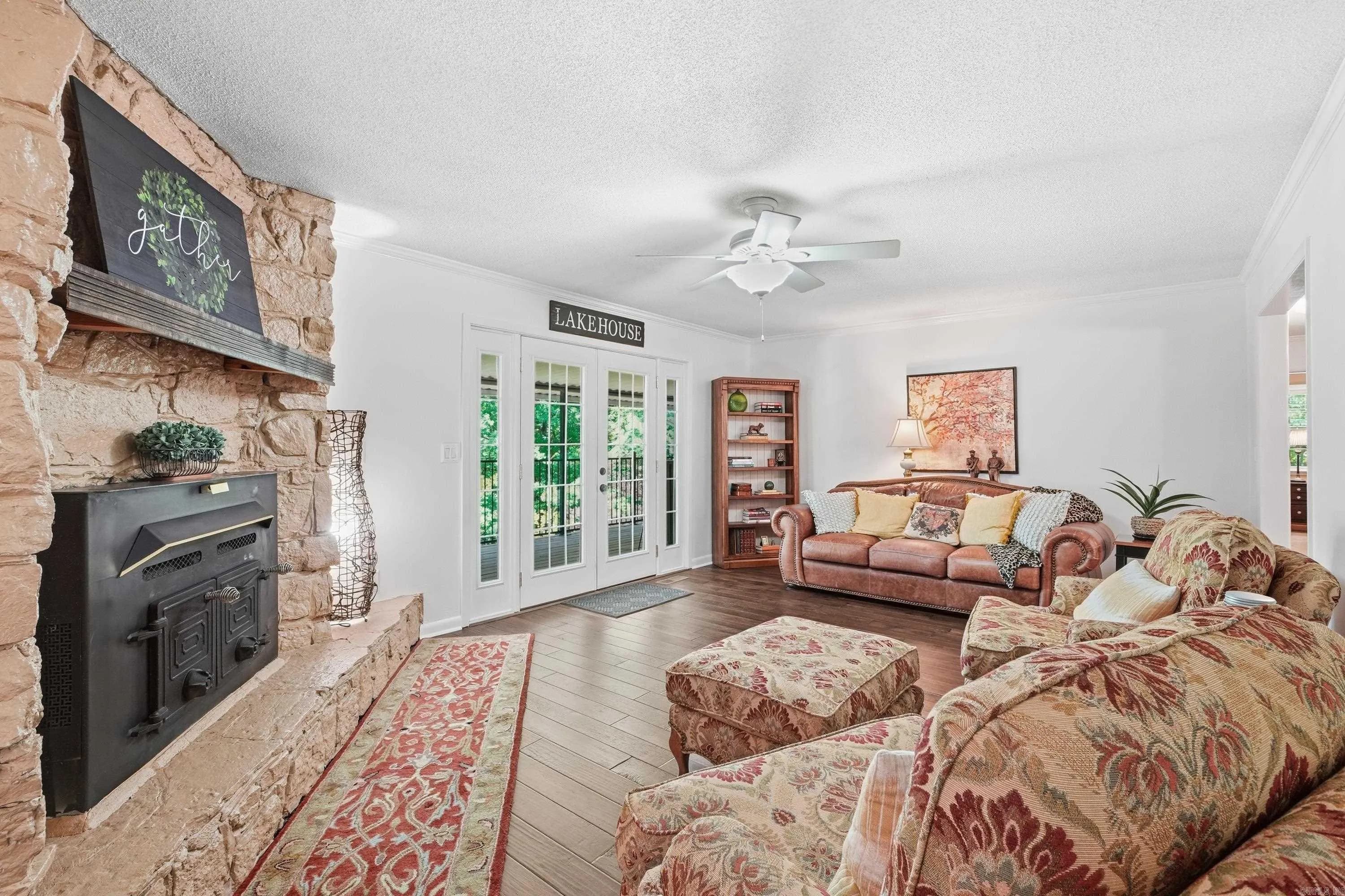 Property at 107  Hillside - Image 8