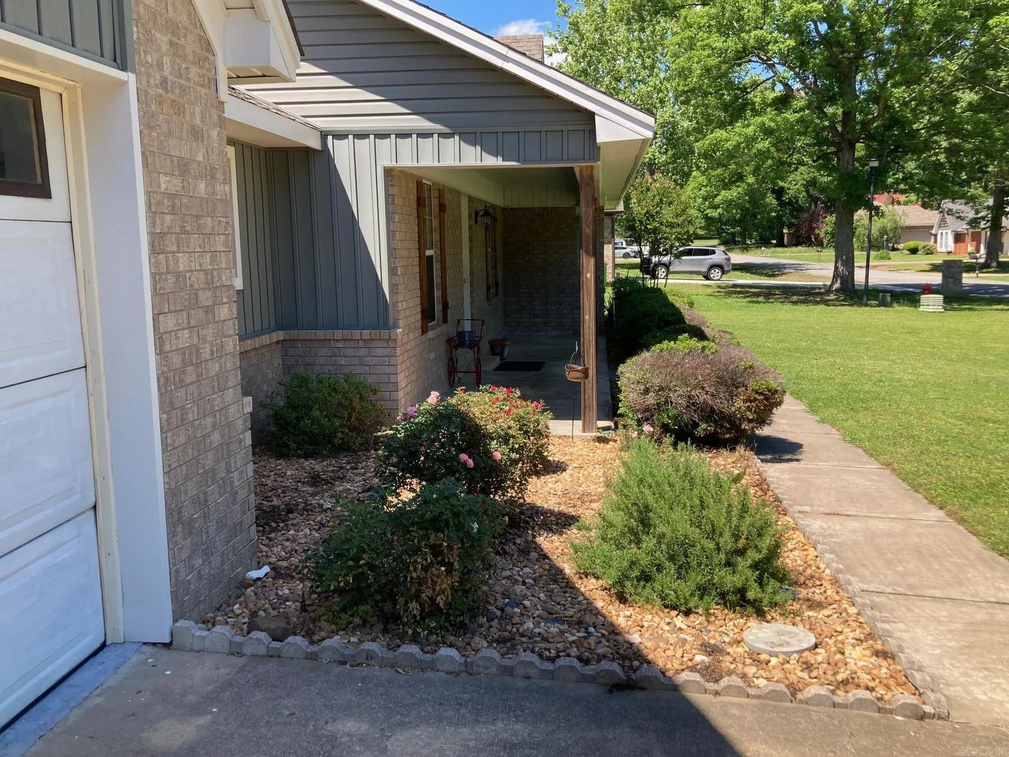Property at 401  Lee - Image 6