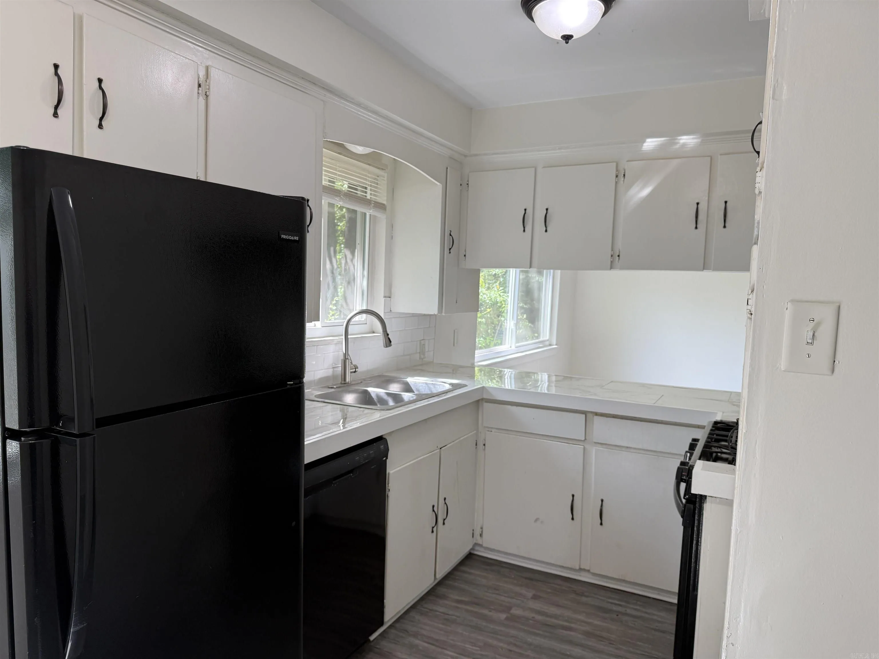 Property at 6432  Tulip - Image 7