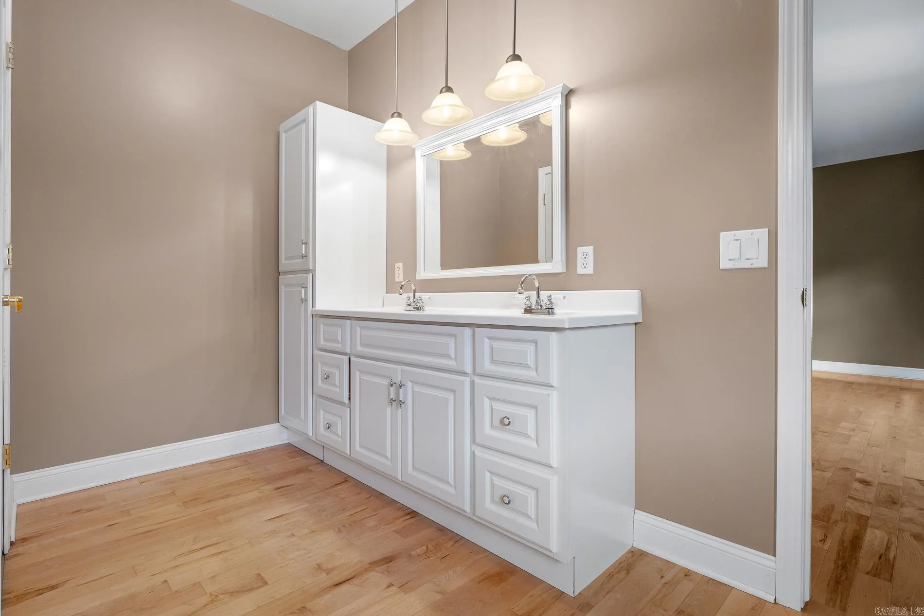 Property at 667  Cedar creek - Image 24