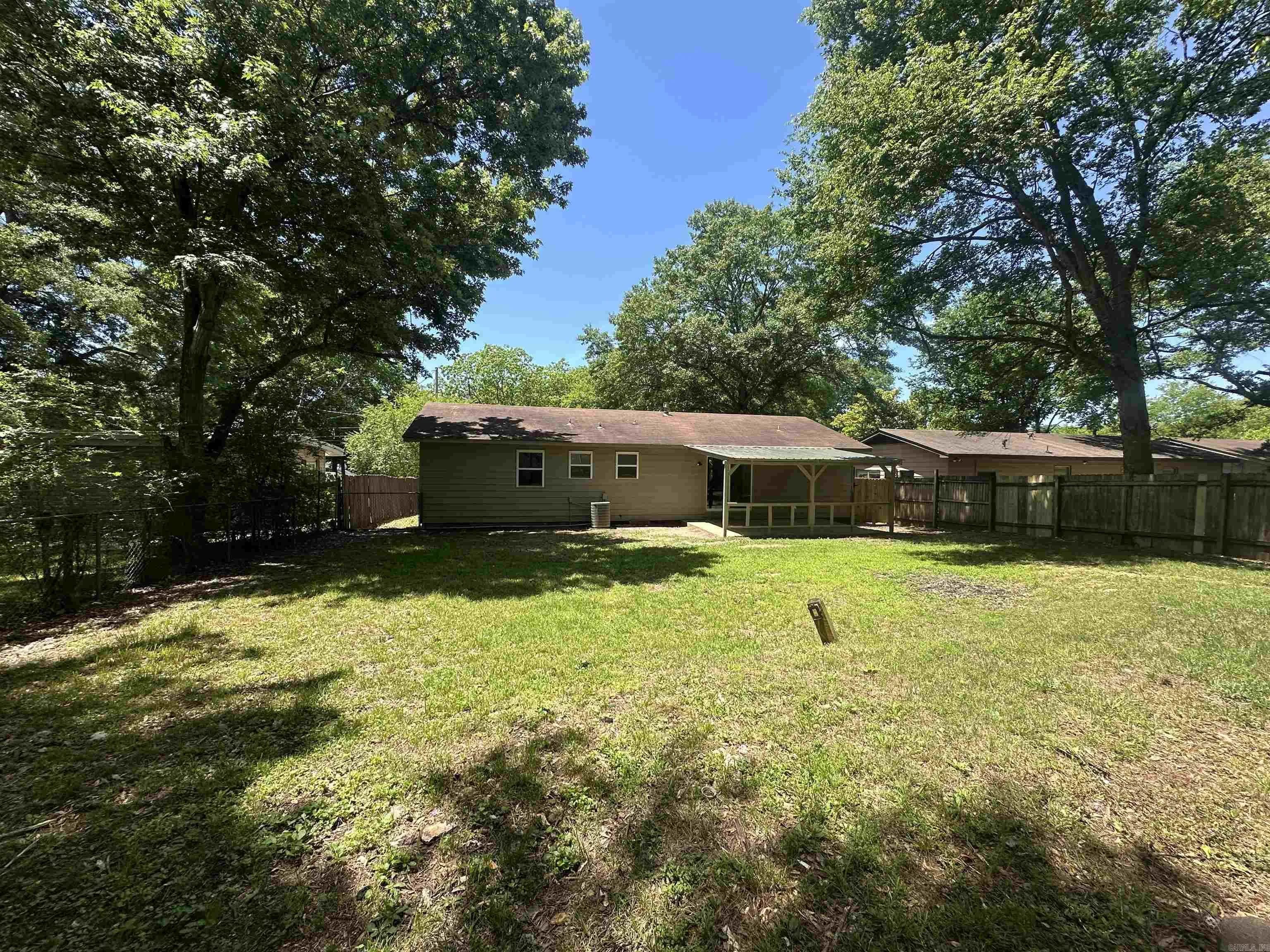 Property at 619  Hoover - Image 34