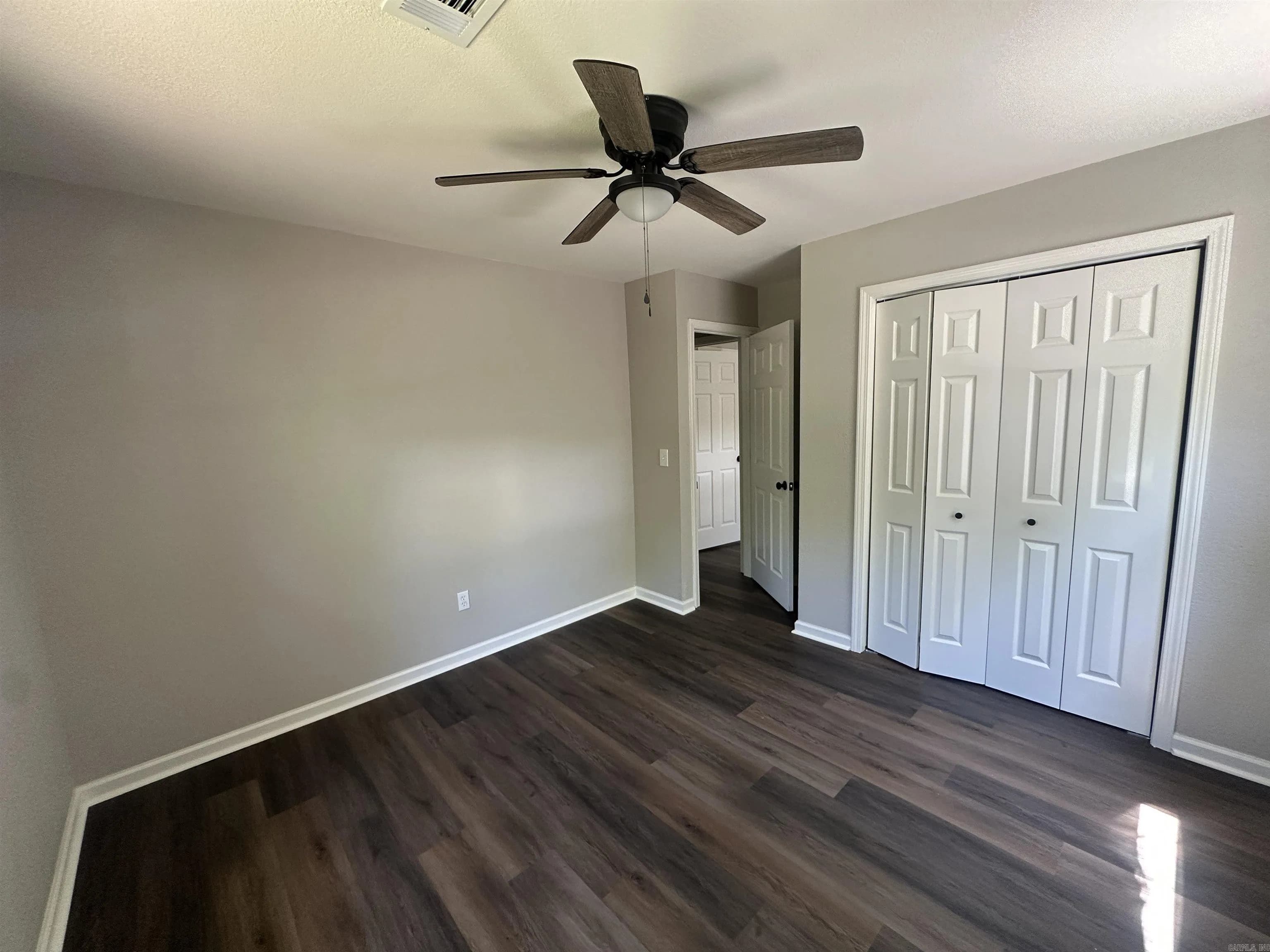 Property at 619  Hoover - Image 24