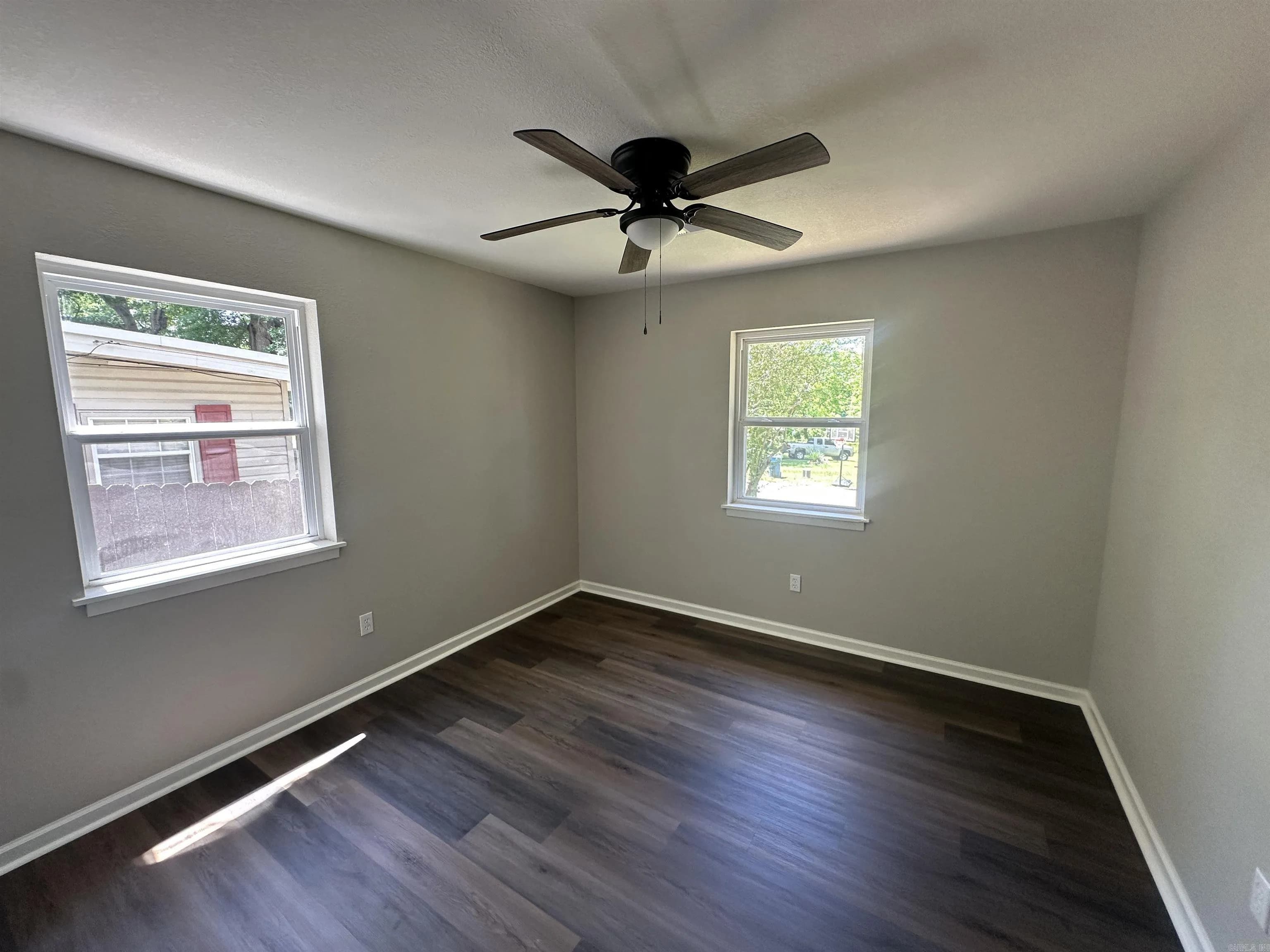 Property at 619  Hoover - Image 22