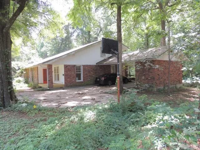 Property at 205 W 7th - Image 7