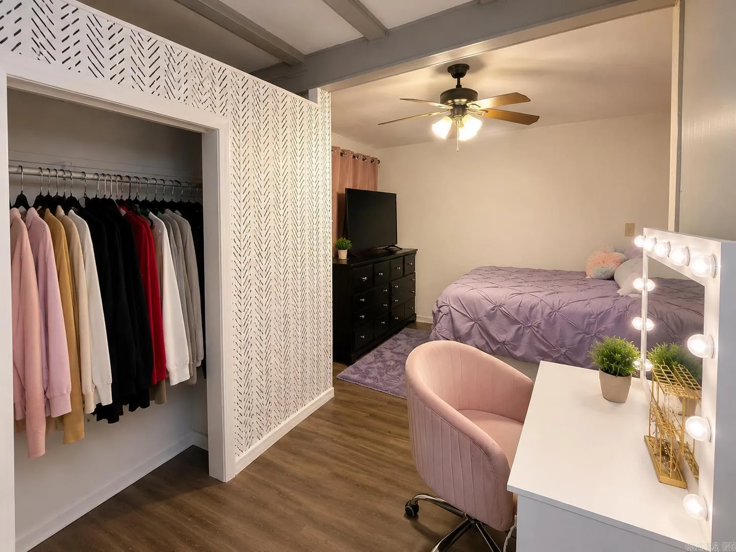 Property at 3  Paige - Image 2