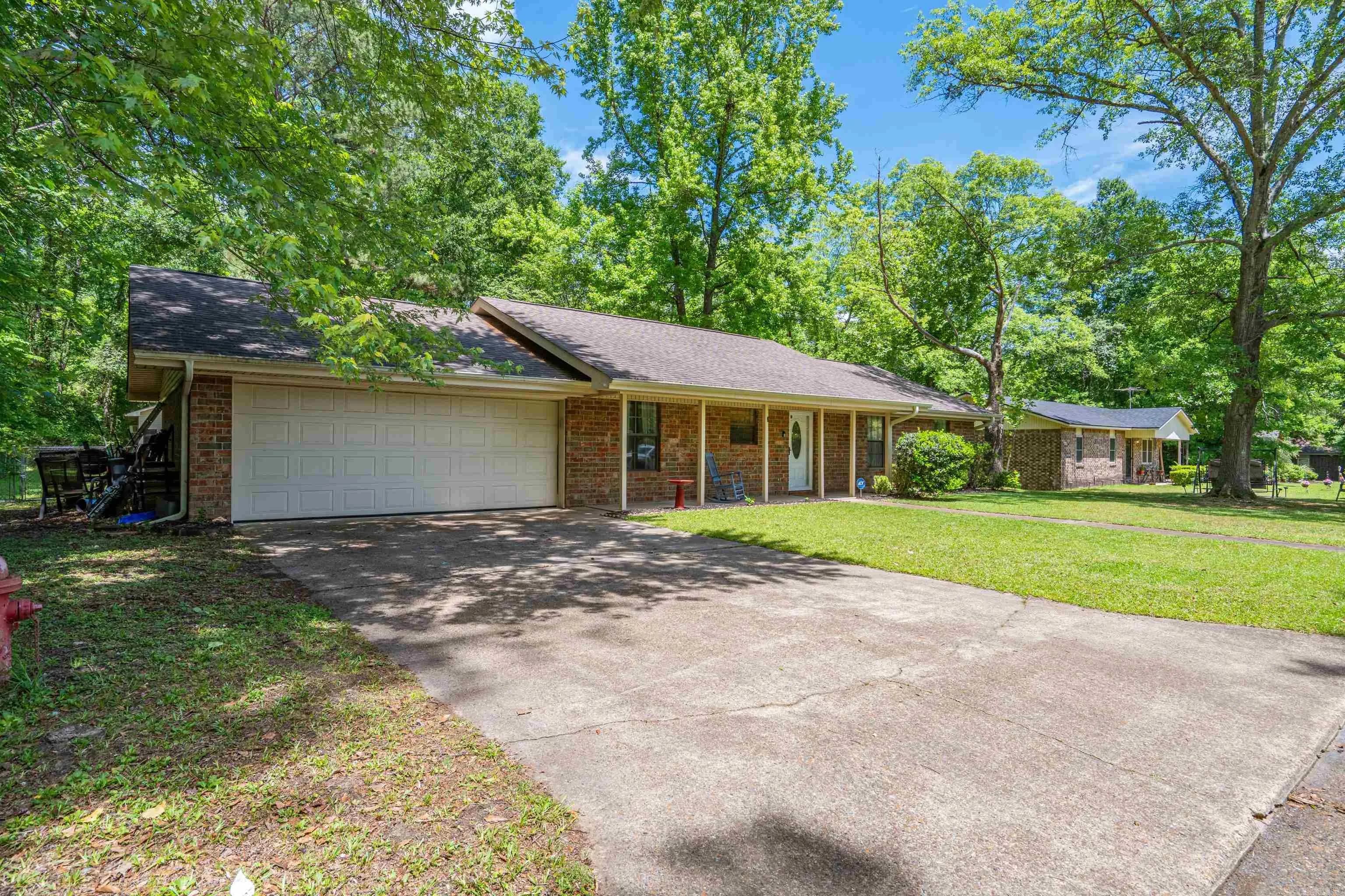 Property at 1708  Creekwood - Image 36