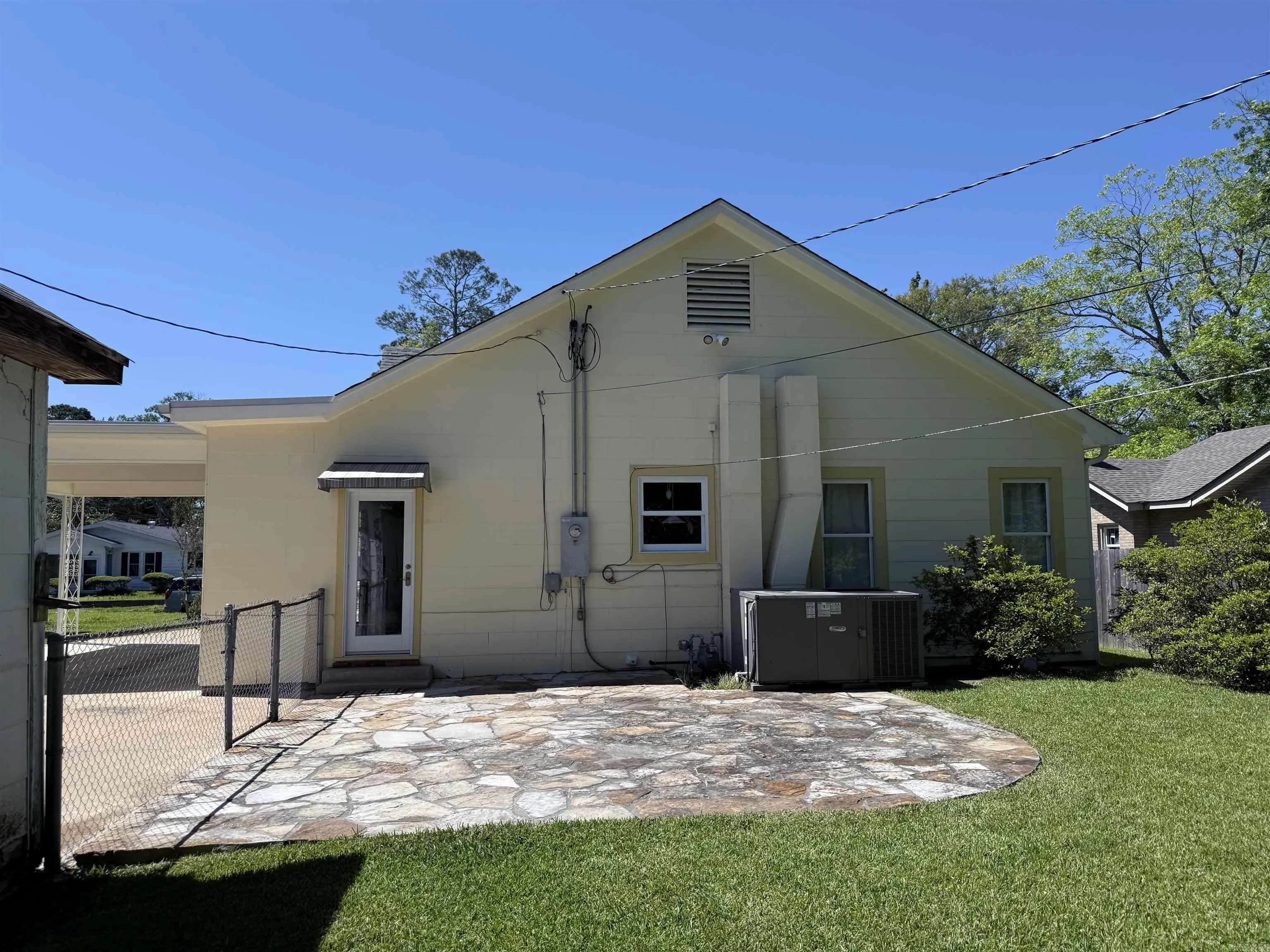 Property at 620 E 7th st - Image 19