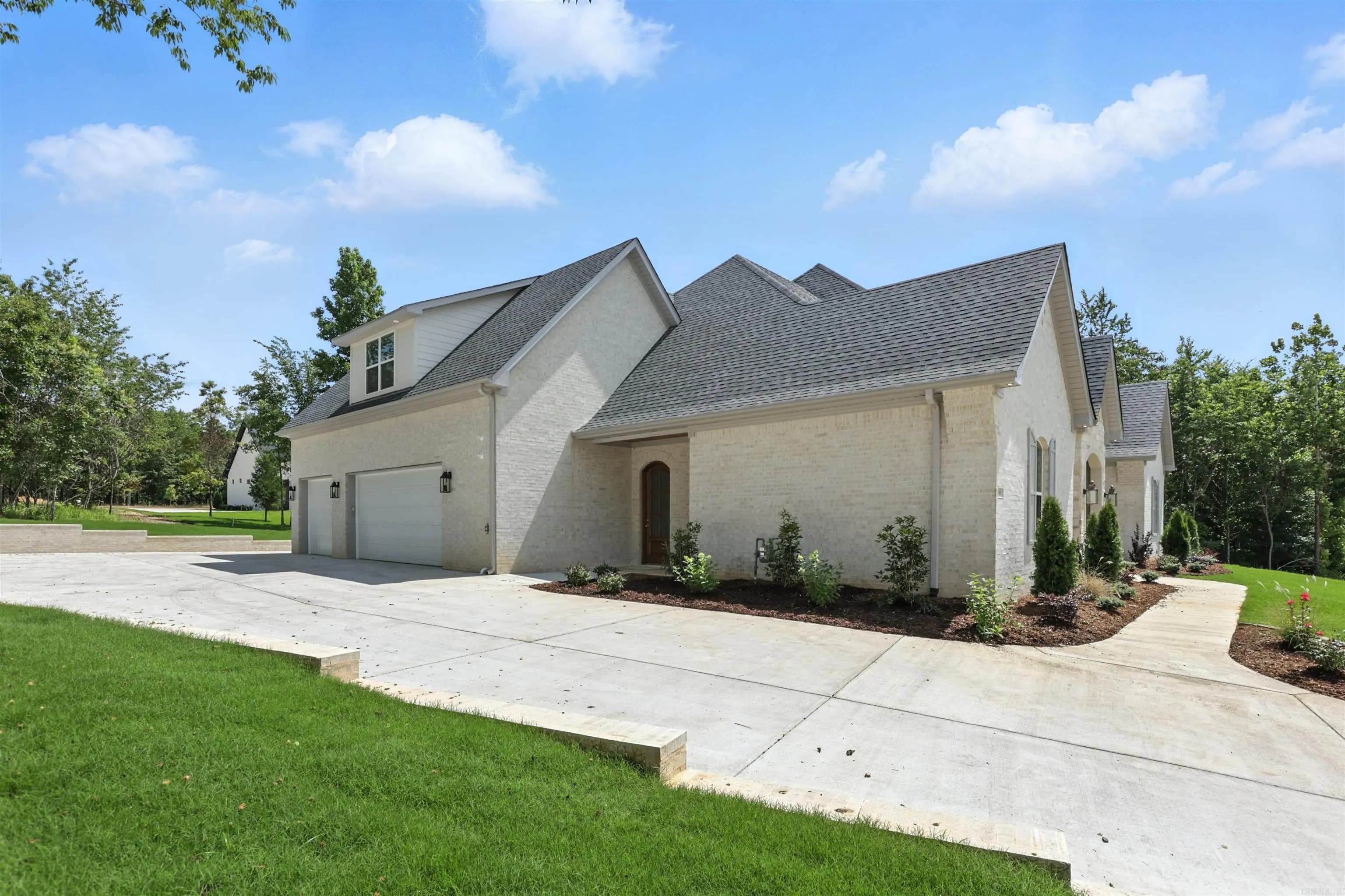 Property at 908  Cimarron - Image 39