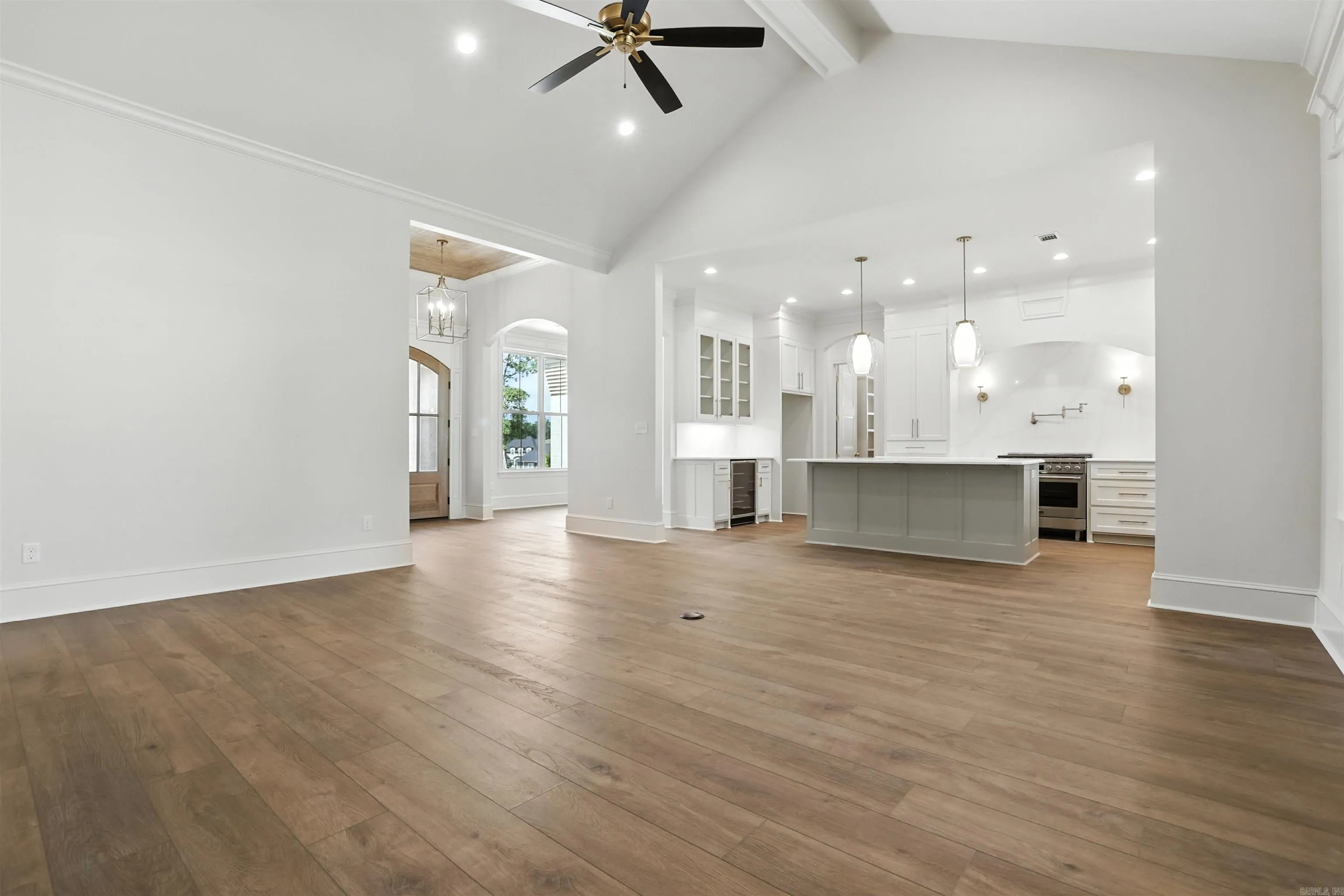 Property at 908  Cimarron - Image 6