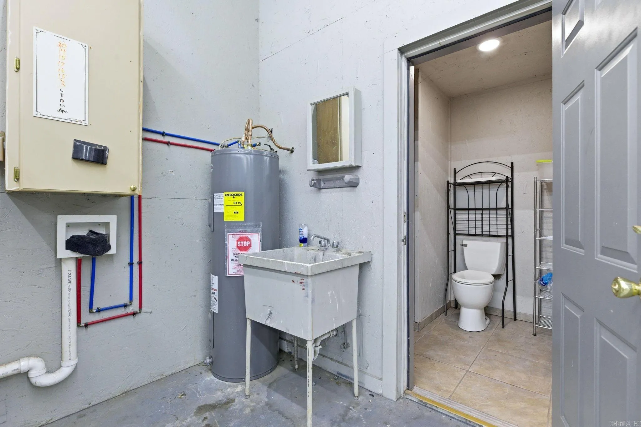 Property at 205  Dugger - Image 18