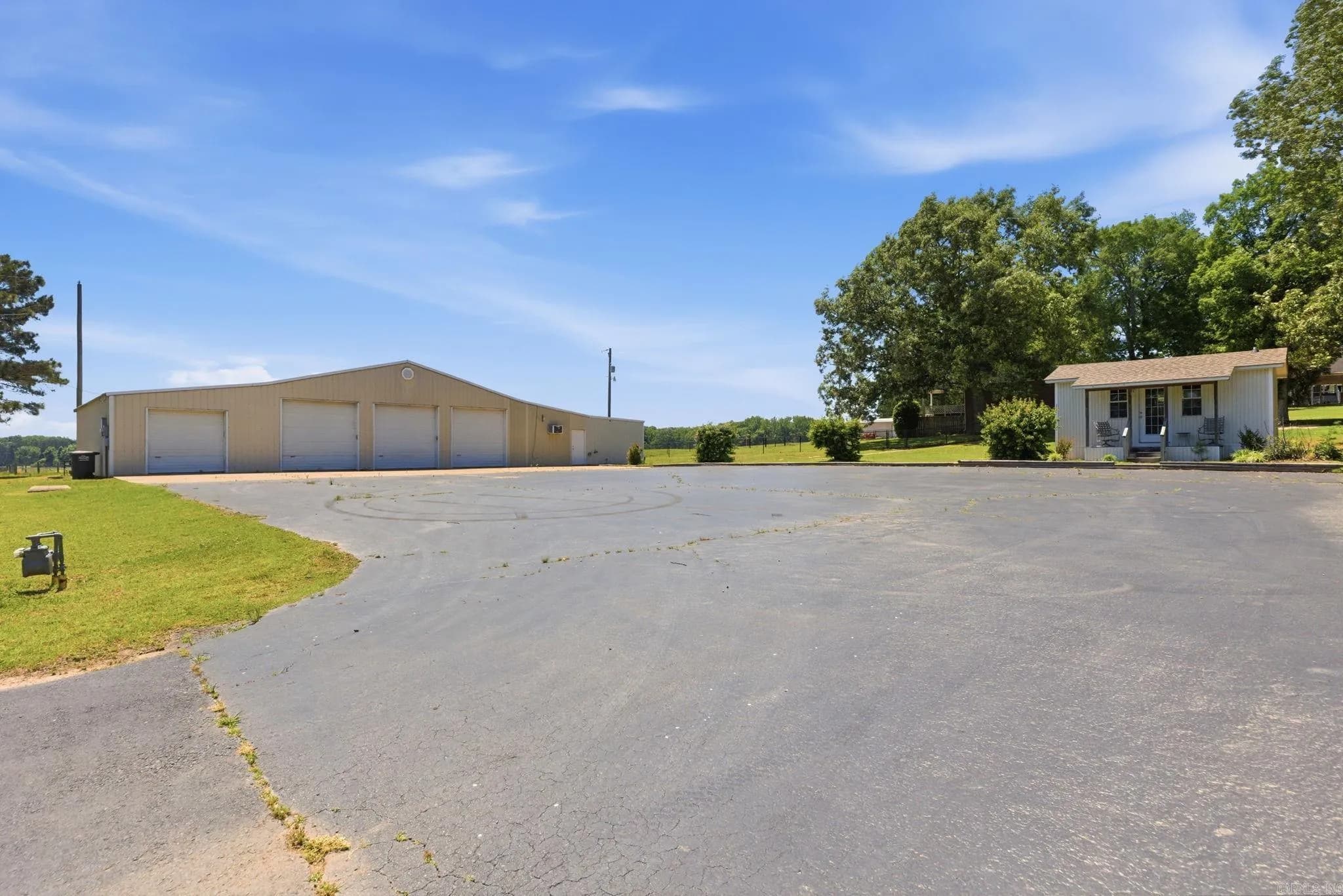 Property at 205  Dugger - Image 5