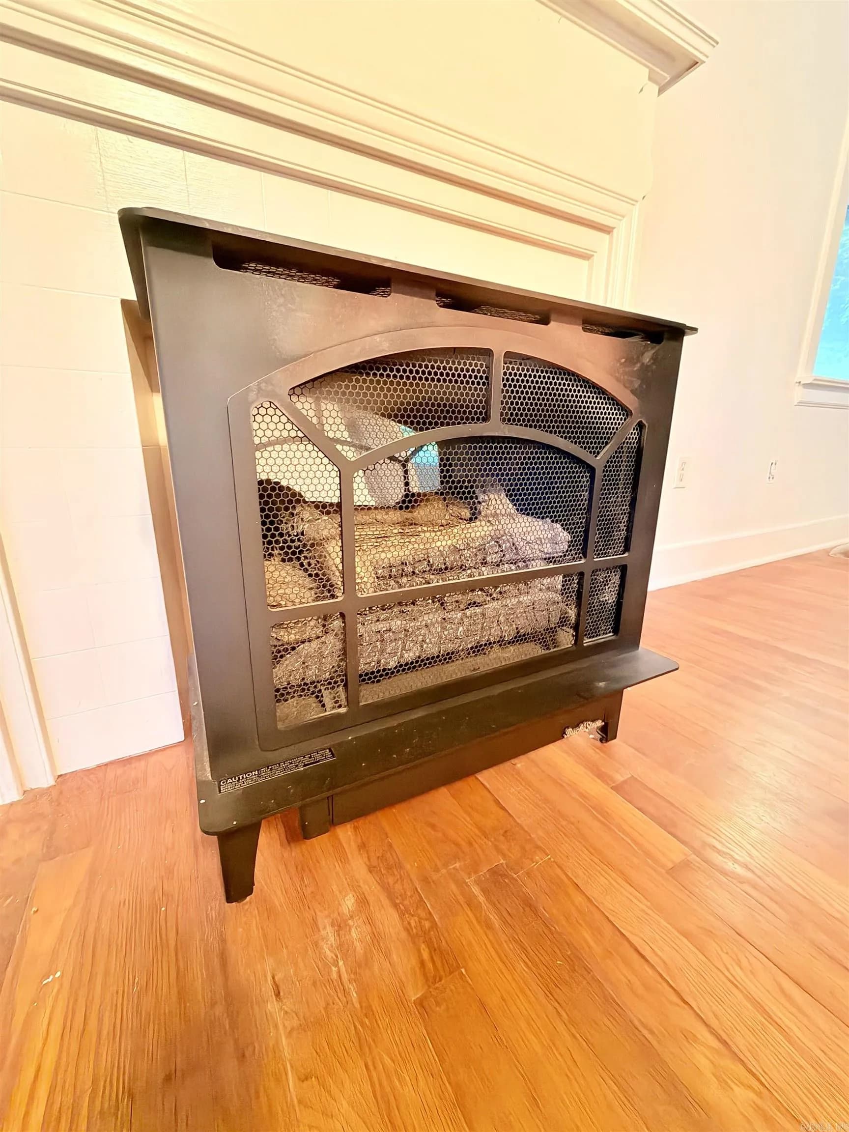 Property at 113  Shelby - Image 11
