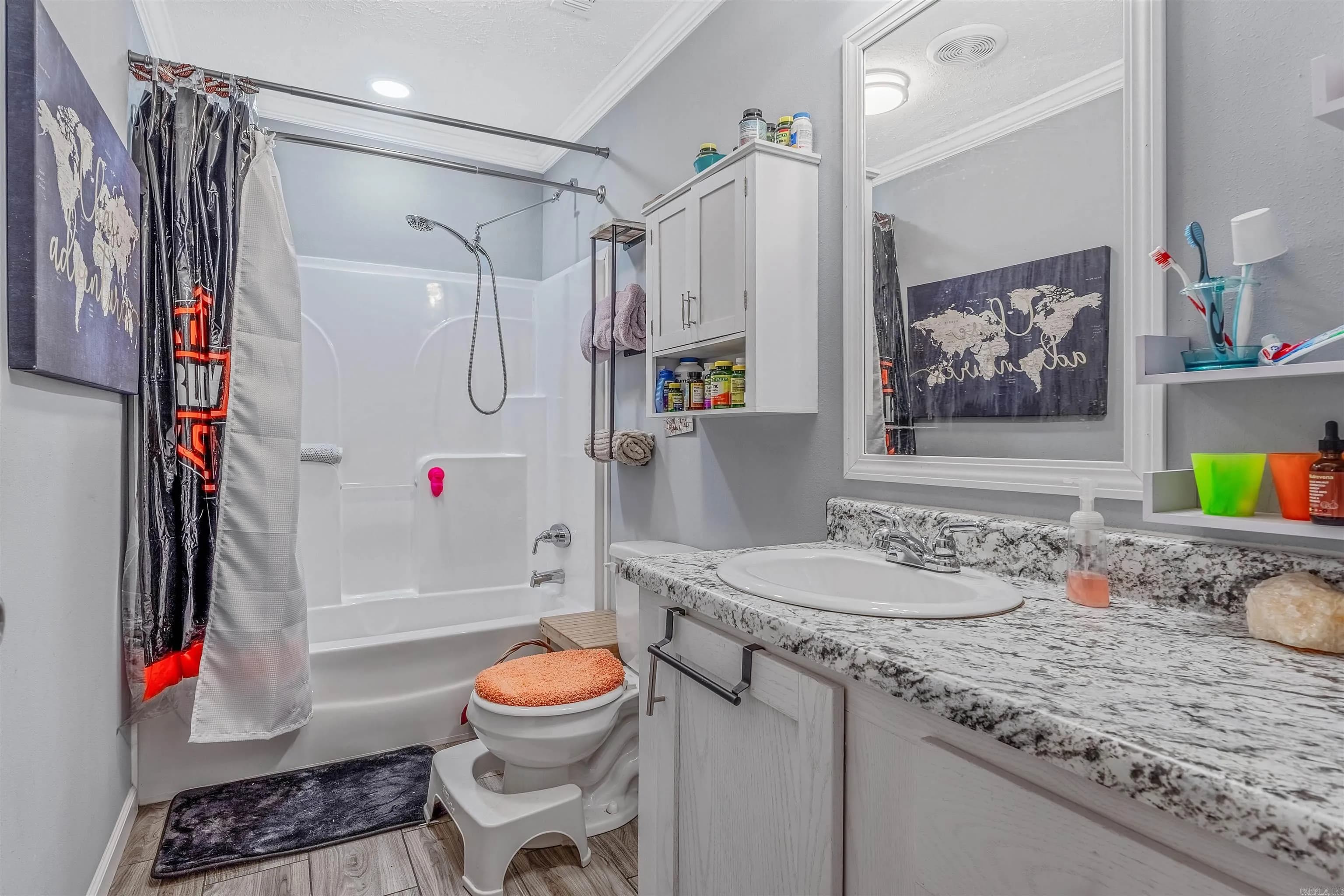 Property at 10 W Martin - Image 26