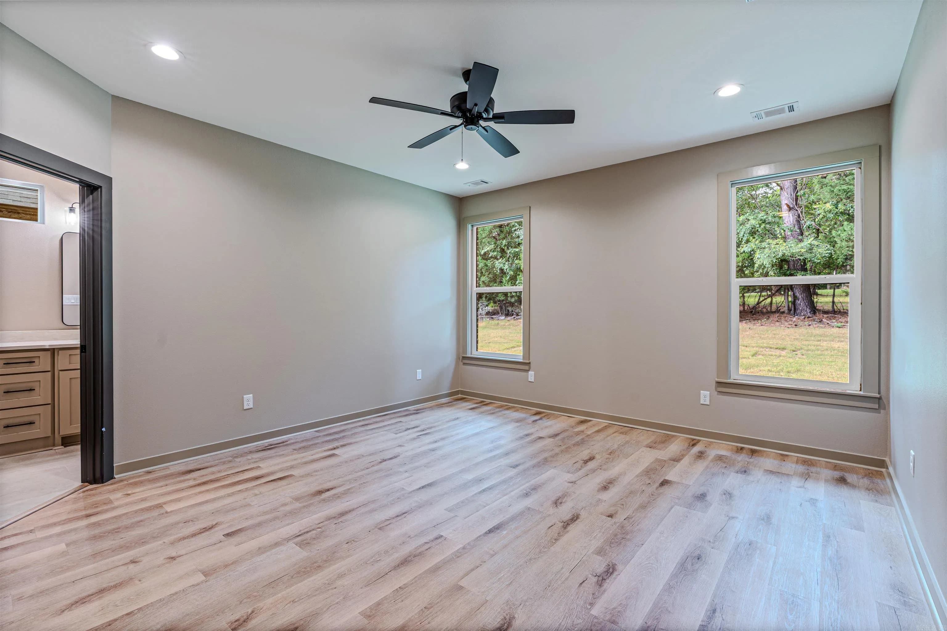 Property at 1126  Grand teton - Image 25